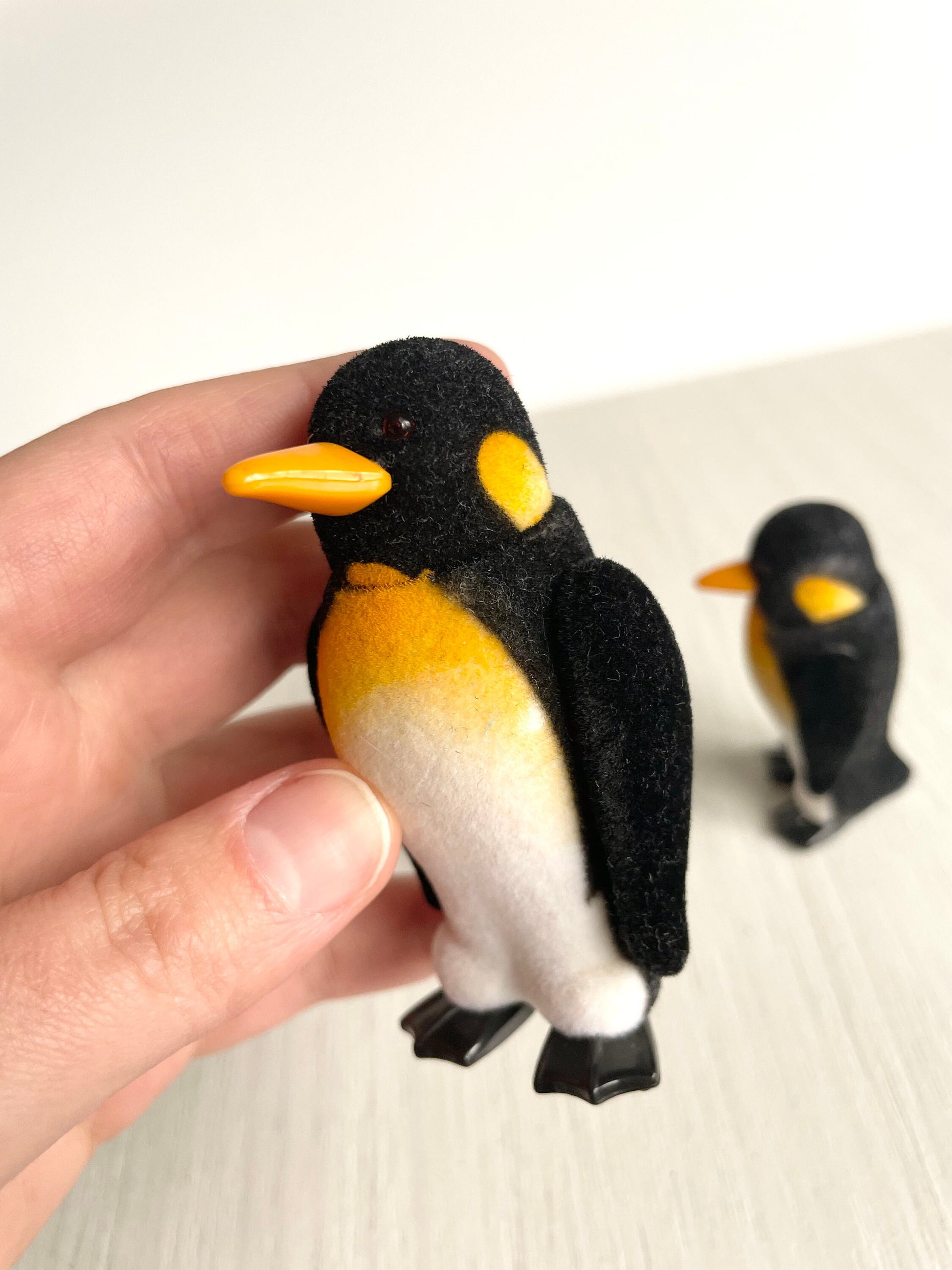 De Burg penguin mama chest detail — Sylvanian Families / Calico Critters