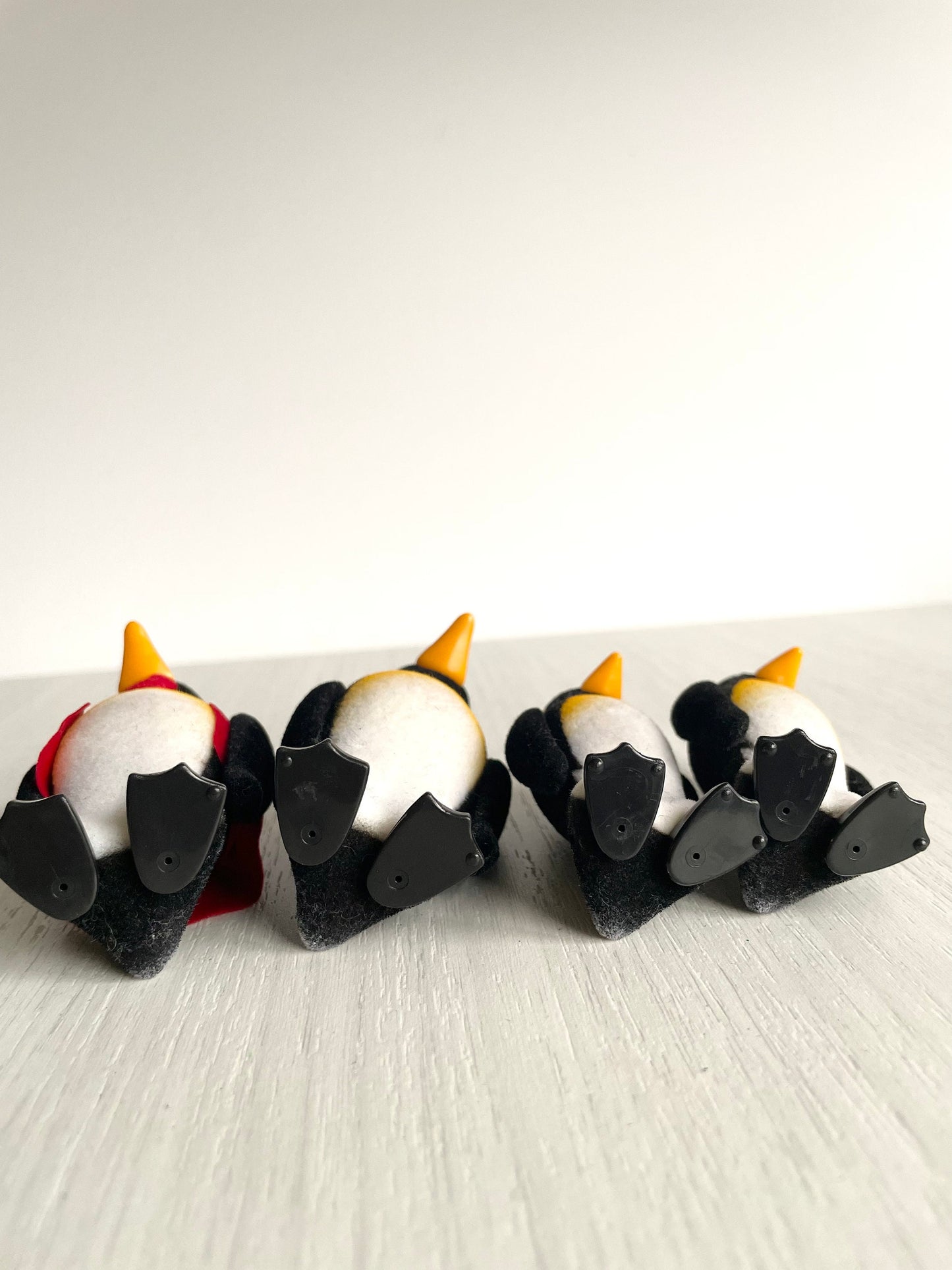 De Burg penguin family group — Sylvanian Families / Calico Critters