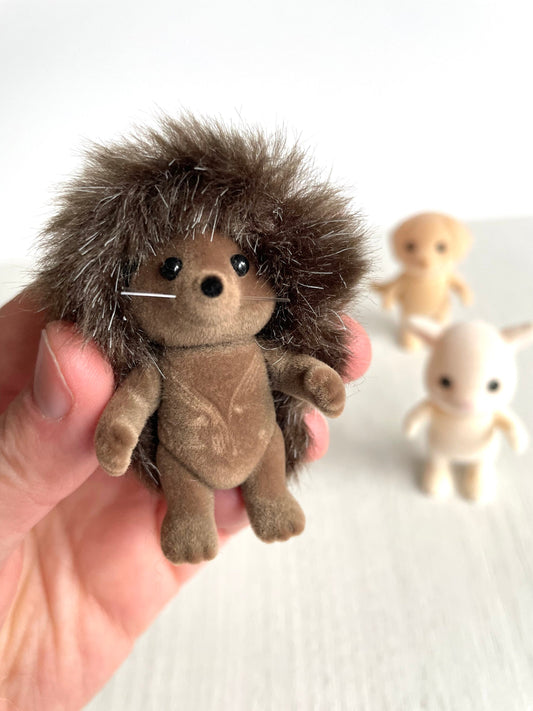 Child hedgehog spare critter — brand new Calico Critters / Sylvanian Families figure, naked for customizing or replacement