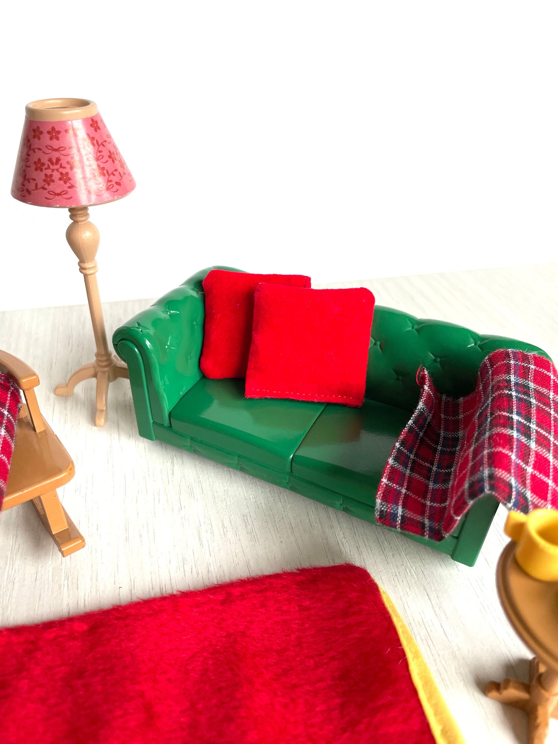 Sylvanian Families cosy living room working fireplace glowing — Calico Critters vintage