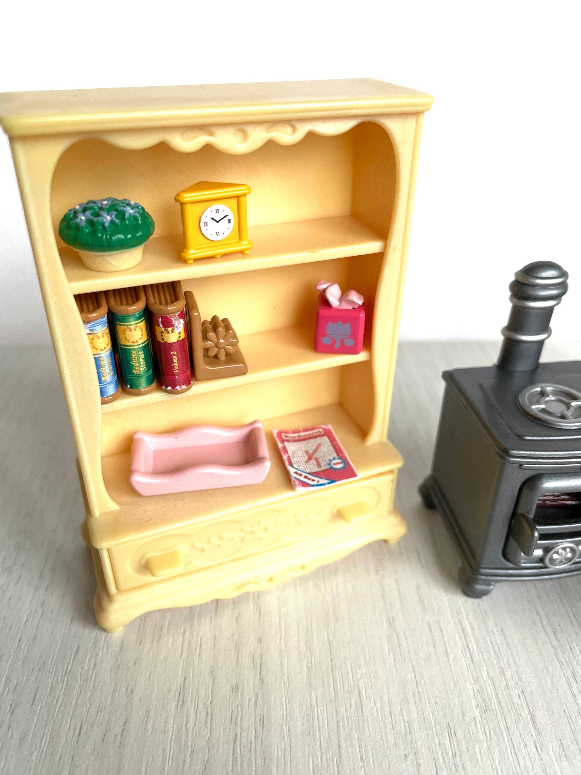 Cosy living room fireplace and stovetop — vintage Sylvanian Families / Calico Critters