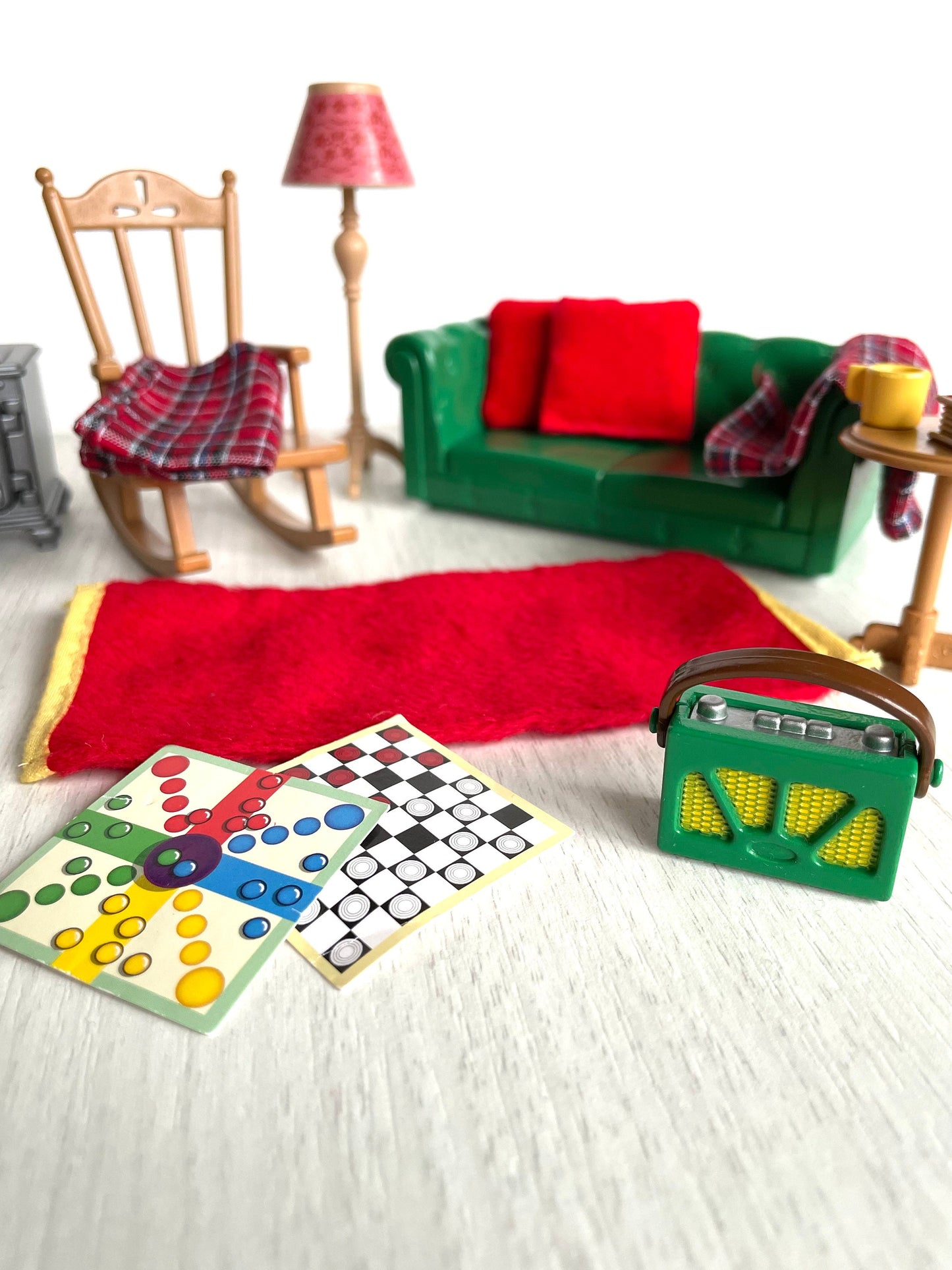 Vintage cosy living room set books and pieces — Sylvanian Families / Calico Critters