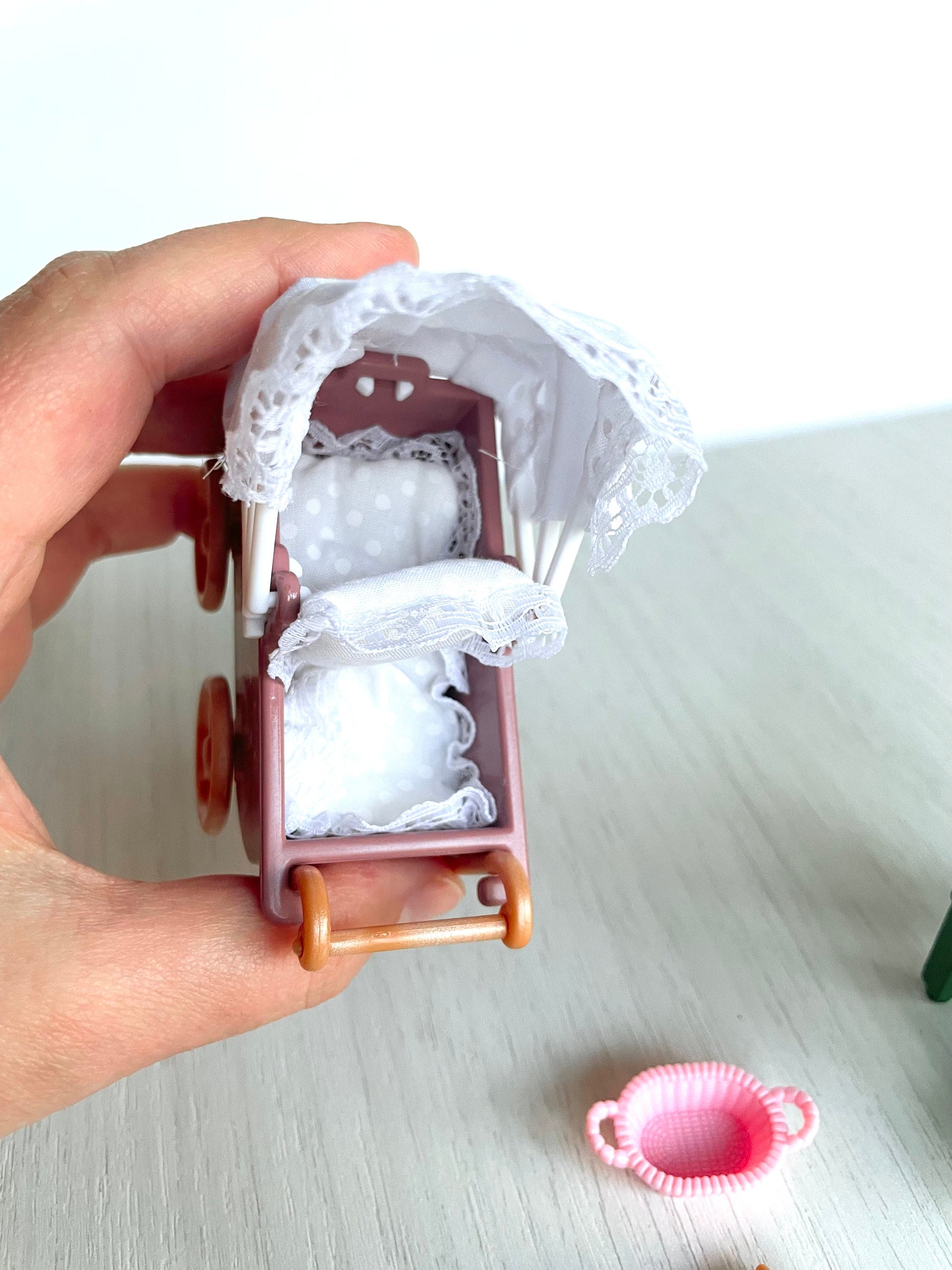 Hamster baby figurine — Sylvanian Families / Calico Critters
