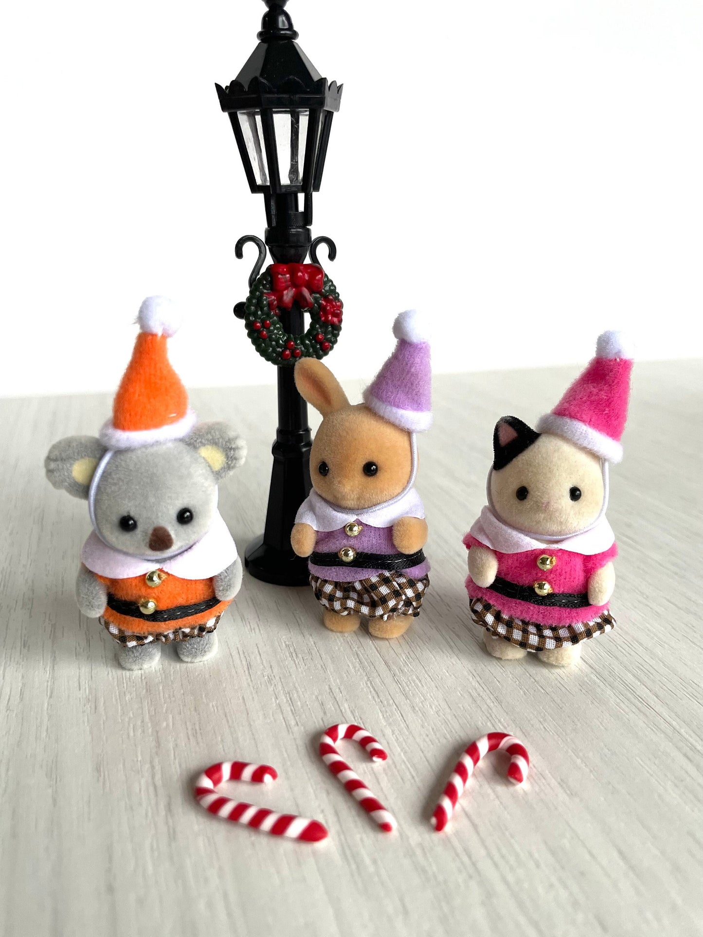 Calico Critters Little Elves custom Christmas set with baby koala, sunny rabbit and tuxedo cat — Sylvanian Families