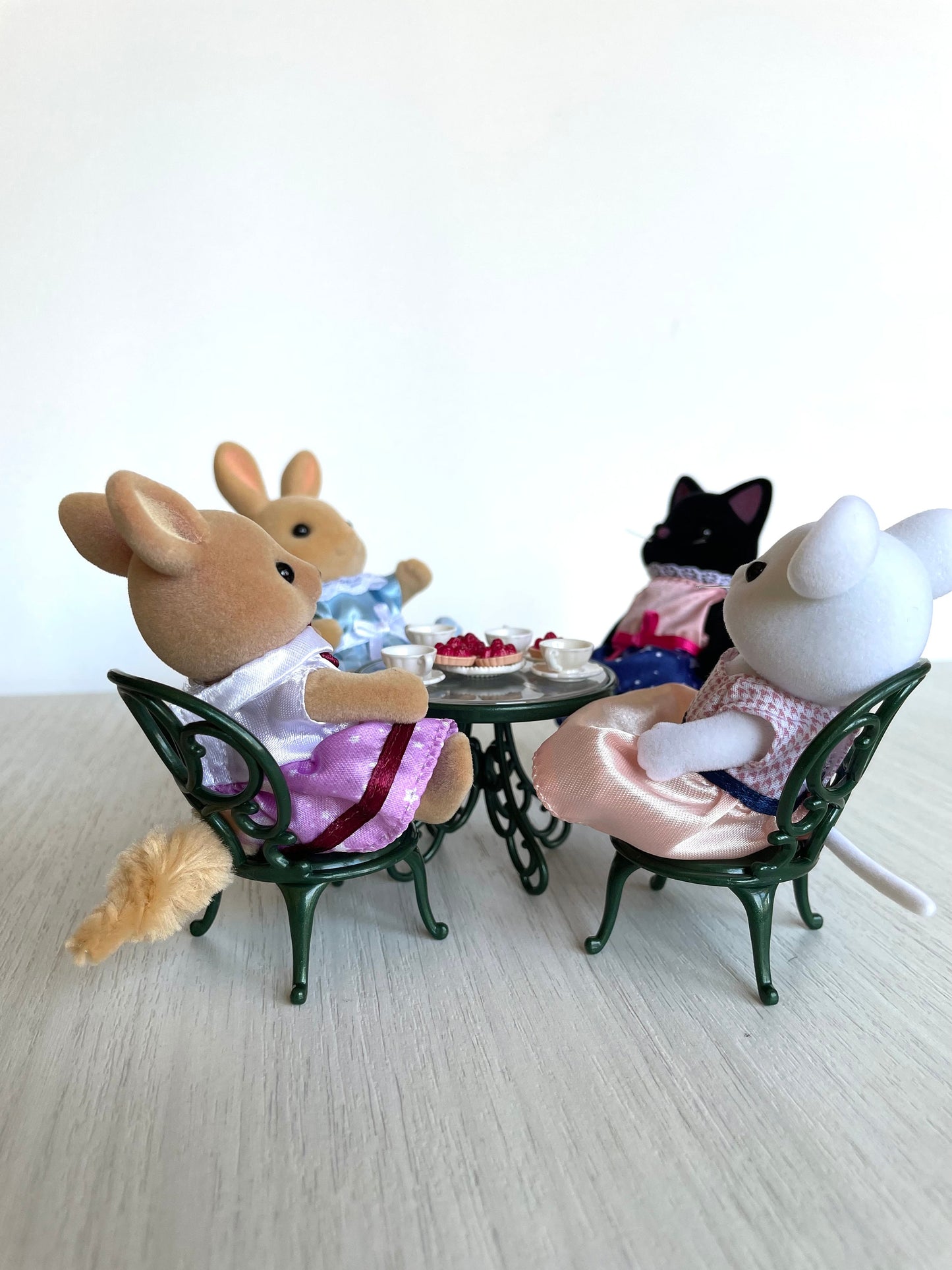 Calico Critters tea party custom set with kangaroo mom, sunny rabbit, marshmellow mouse, midnight cat, tea cups, food pastries and table — Sylvanian Families