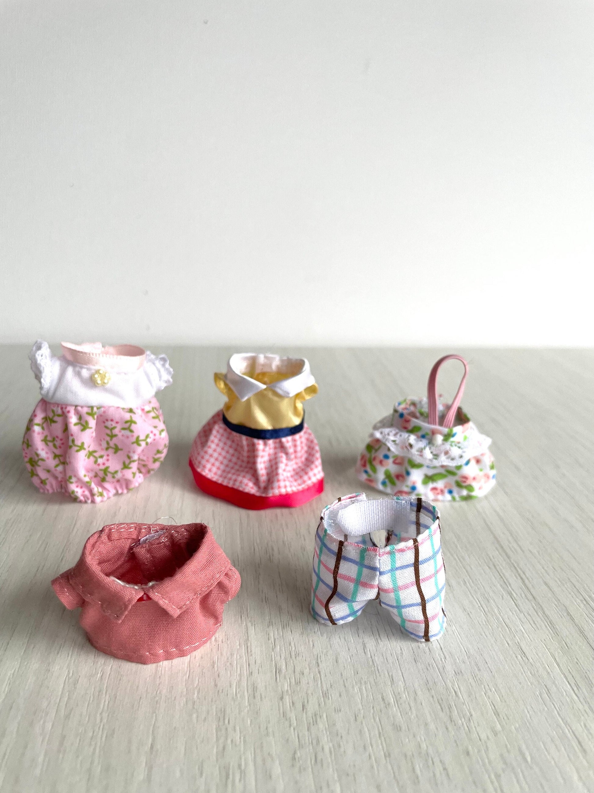 Calico Critters spare kids clothes outfits, Sylvanian Families dresses and outfits, you choose! Child critter clothing spares.