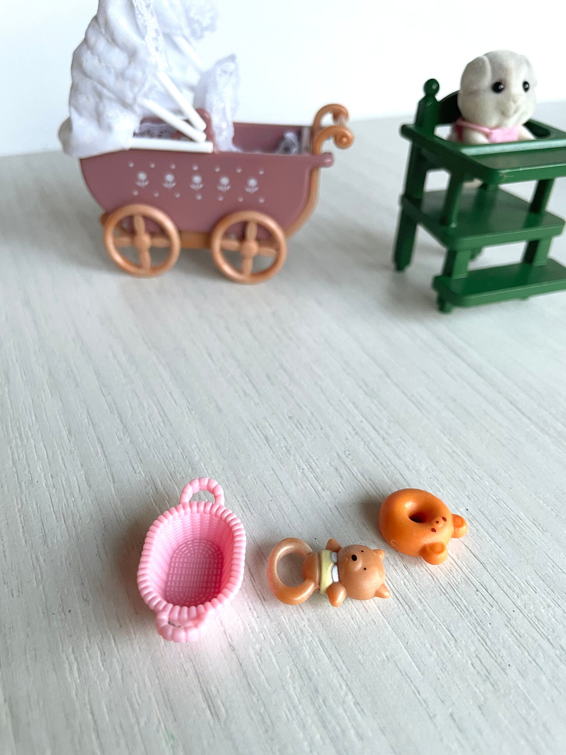 Baby nursery furniture — Sylvanian Families / Calico Critters