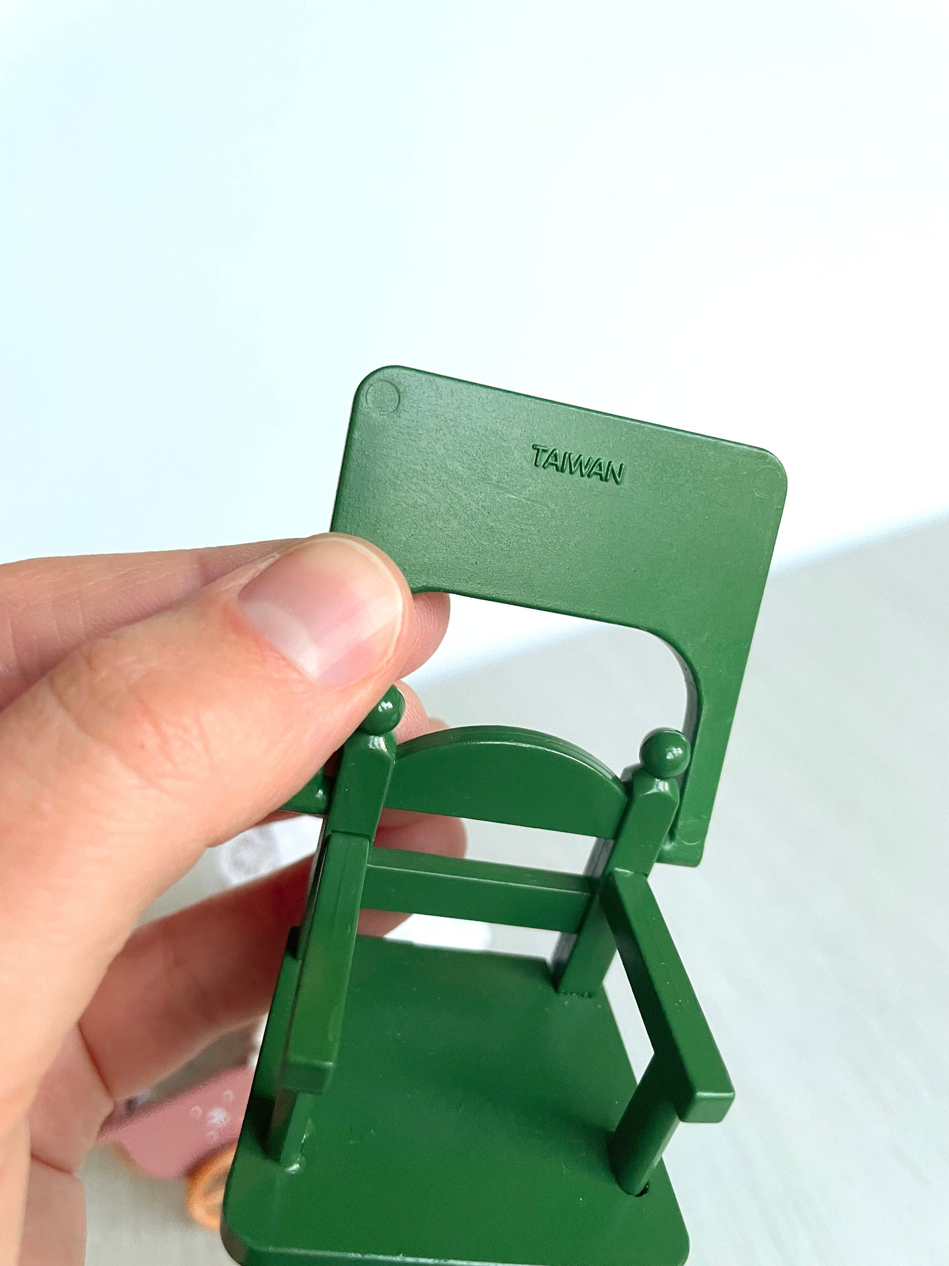 Green high chair detail — Sylvanian Families / Calico Critters