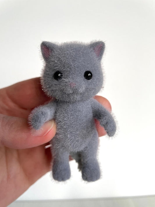 Adult gray Persian cat spare critter — brand new Calico Critters / Sylvanian Families figure, naked for customizing or replacement