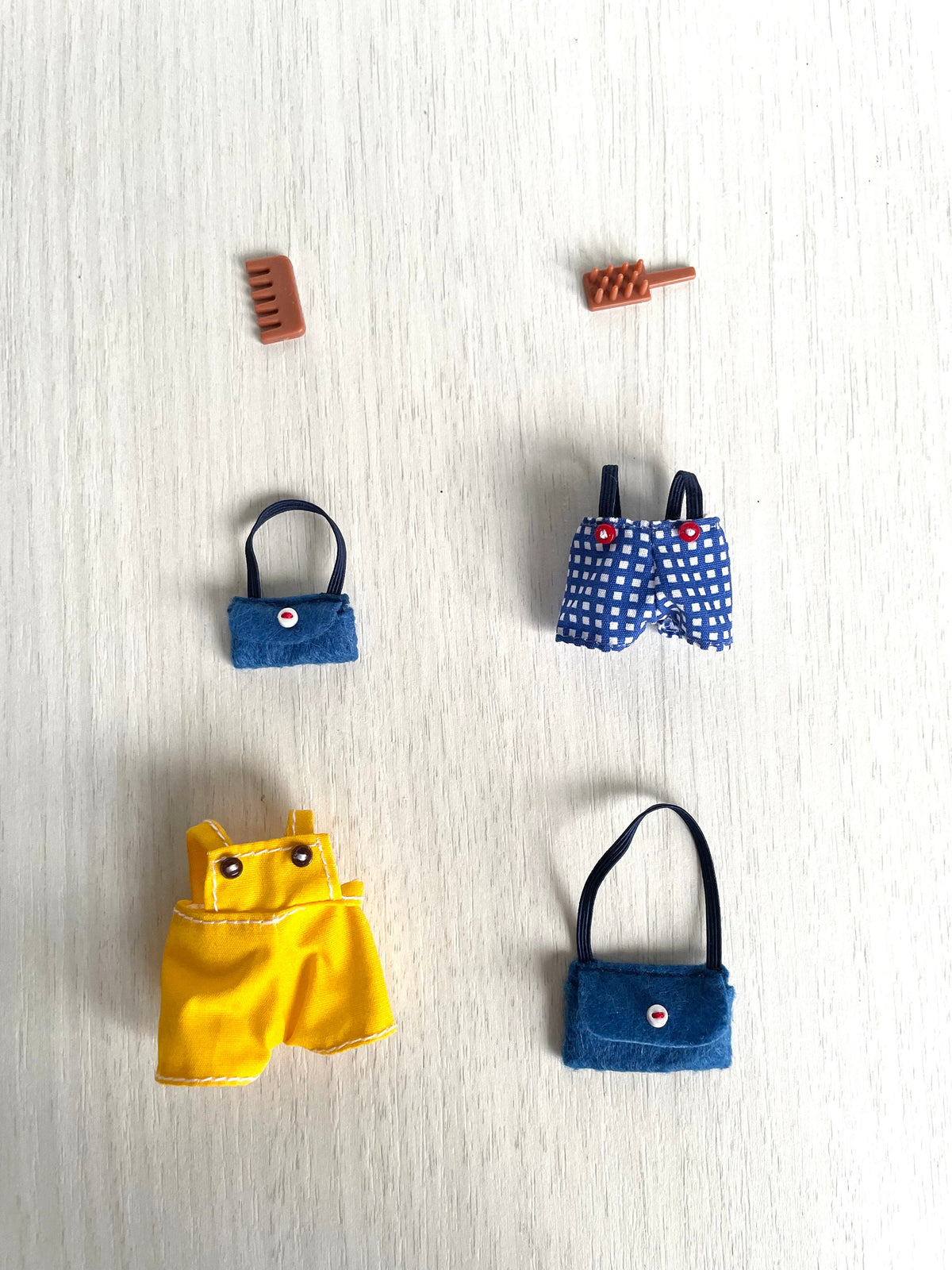 Calico Critters spare adult dad clothing items, Sylvanian Families collared shirts and accessories, you choose! Red vest, glasses, satchel, photo 6