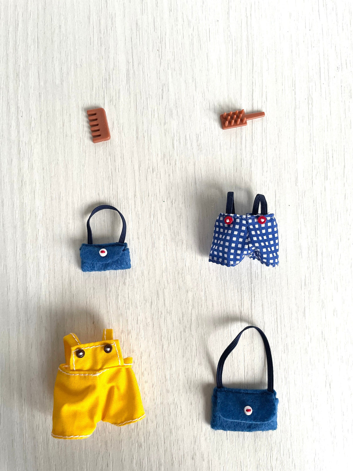 Calico Critters spare adult dad clothing items, Sylvanian Families collared shirts and accessories, you choose! Red vest, glasses, satchel