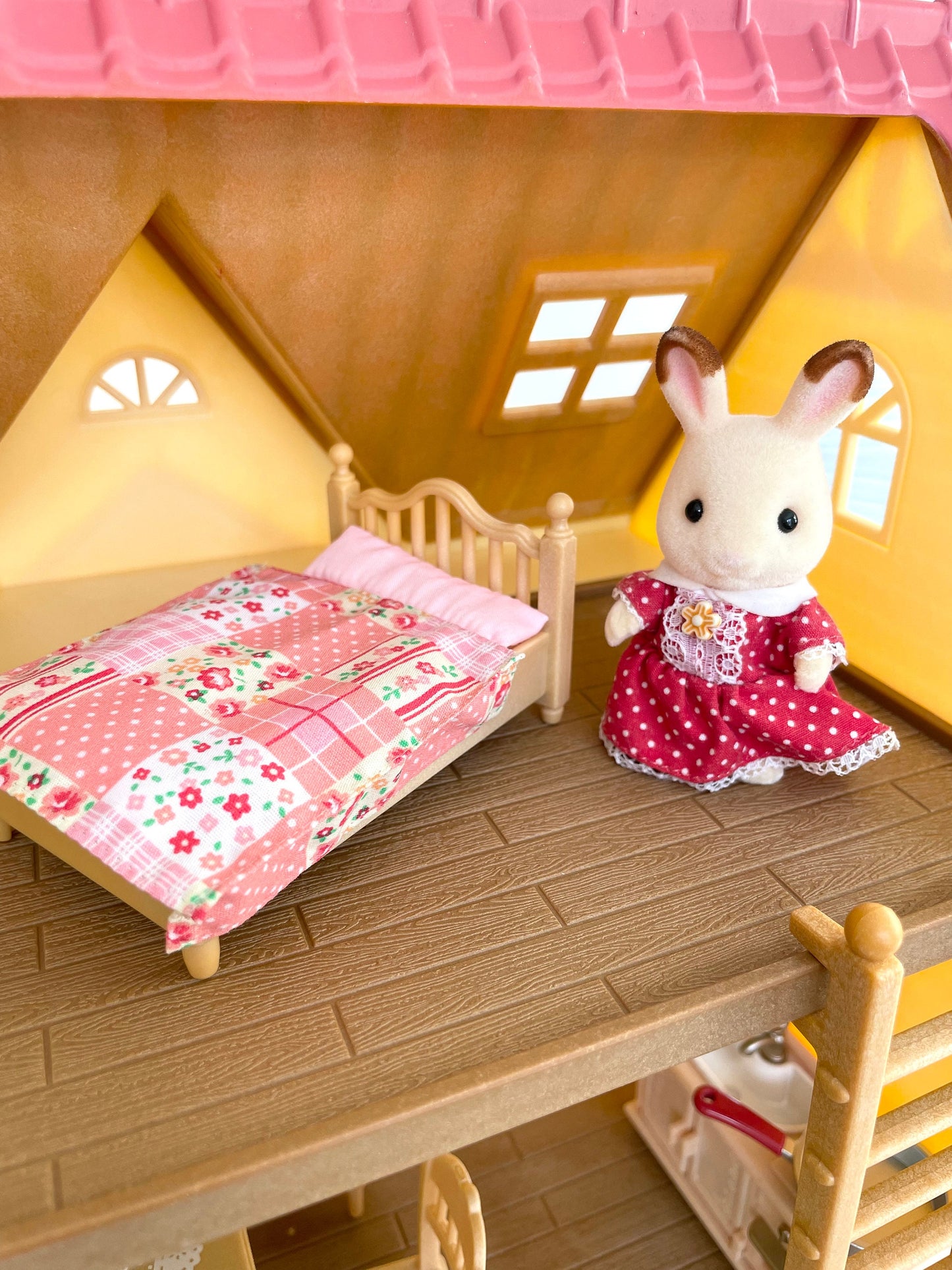 Calico Critters Original Cozy Cottage Starter Home, Sylvanian Families home complete