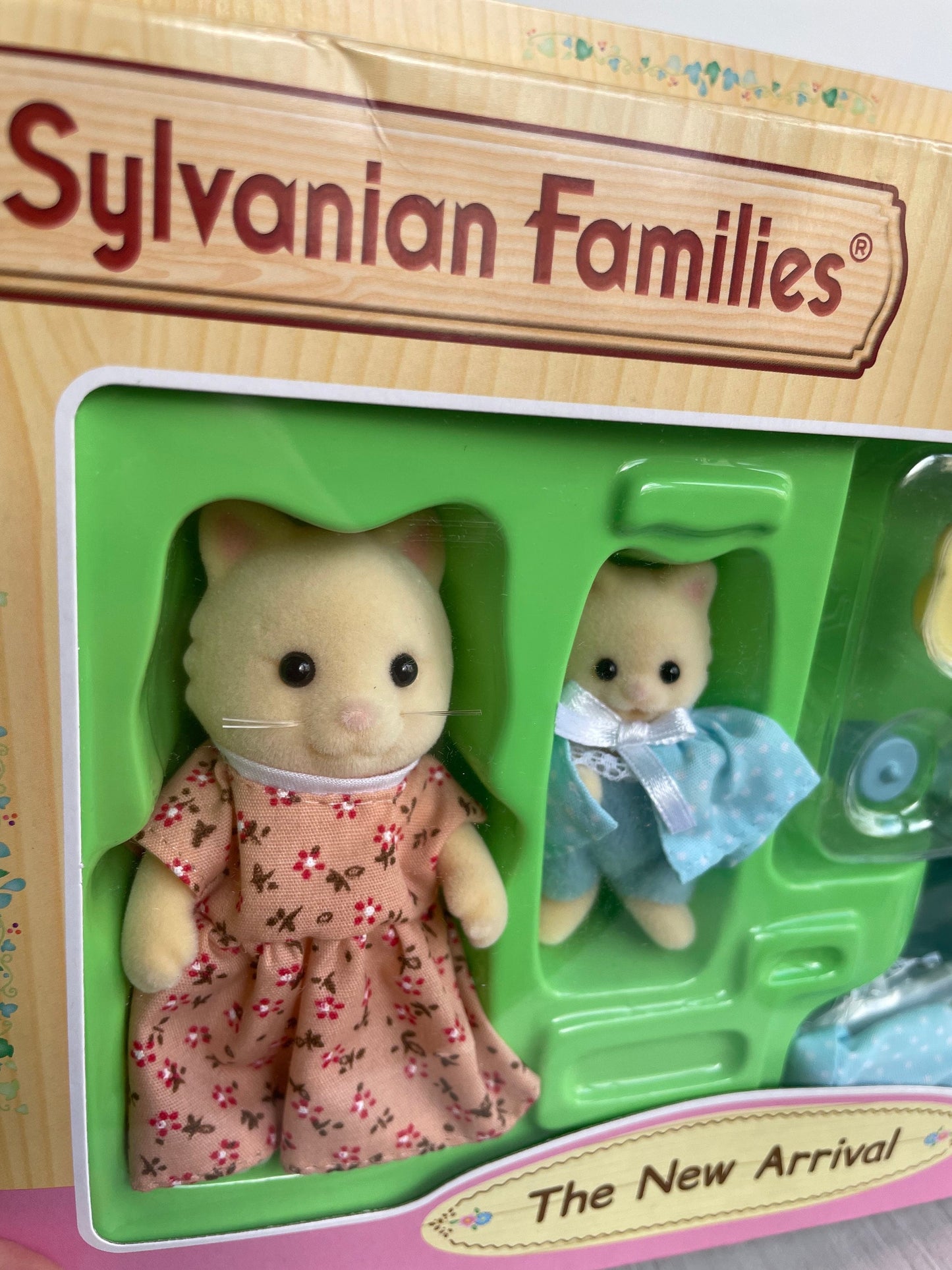Chantilly cat mom and baby with bassinet — vintage Sylvanian Families / Calico Critters