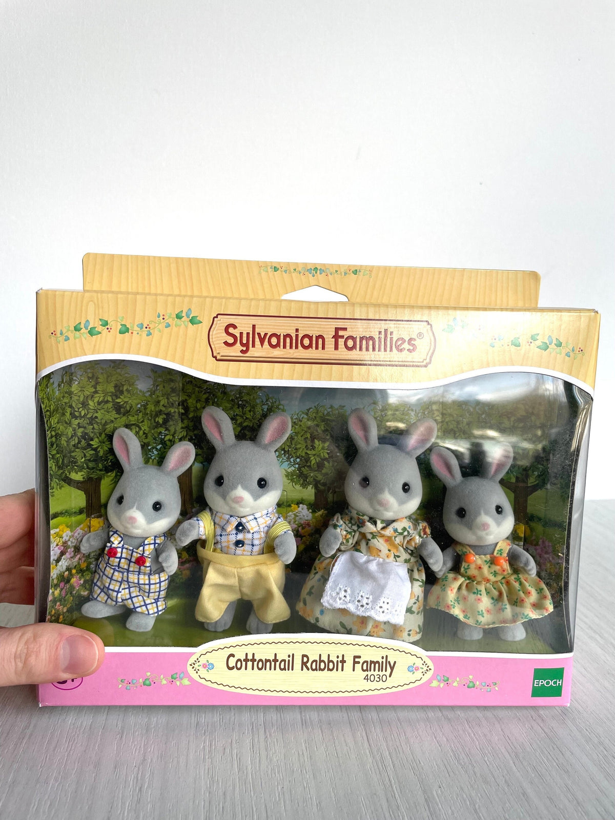 Calico Critters Cottontail Rabbit family new in unopened box. Sylvanian families grey bunnies
