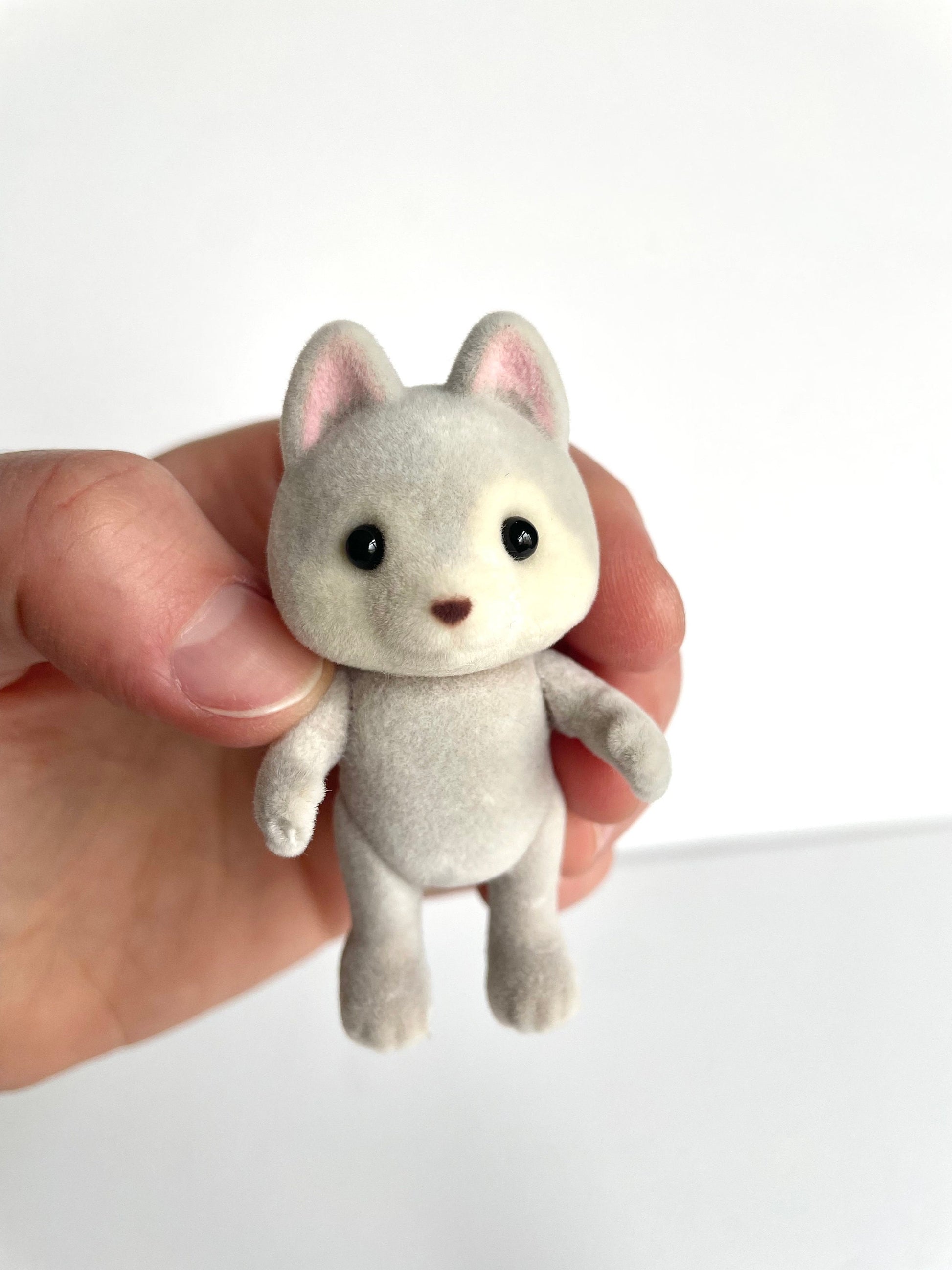 Child pale grey husky spare critter — brand new Calico Critters / Sylvanian Families figure, naked for customizing or replacement