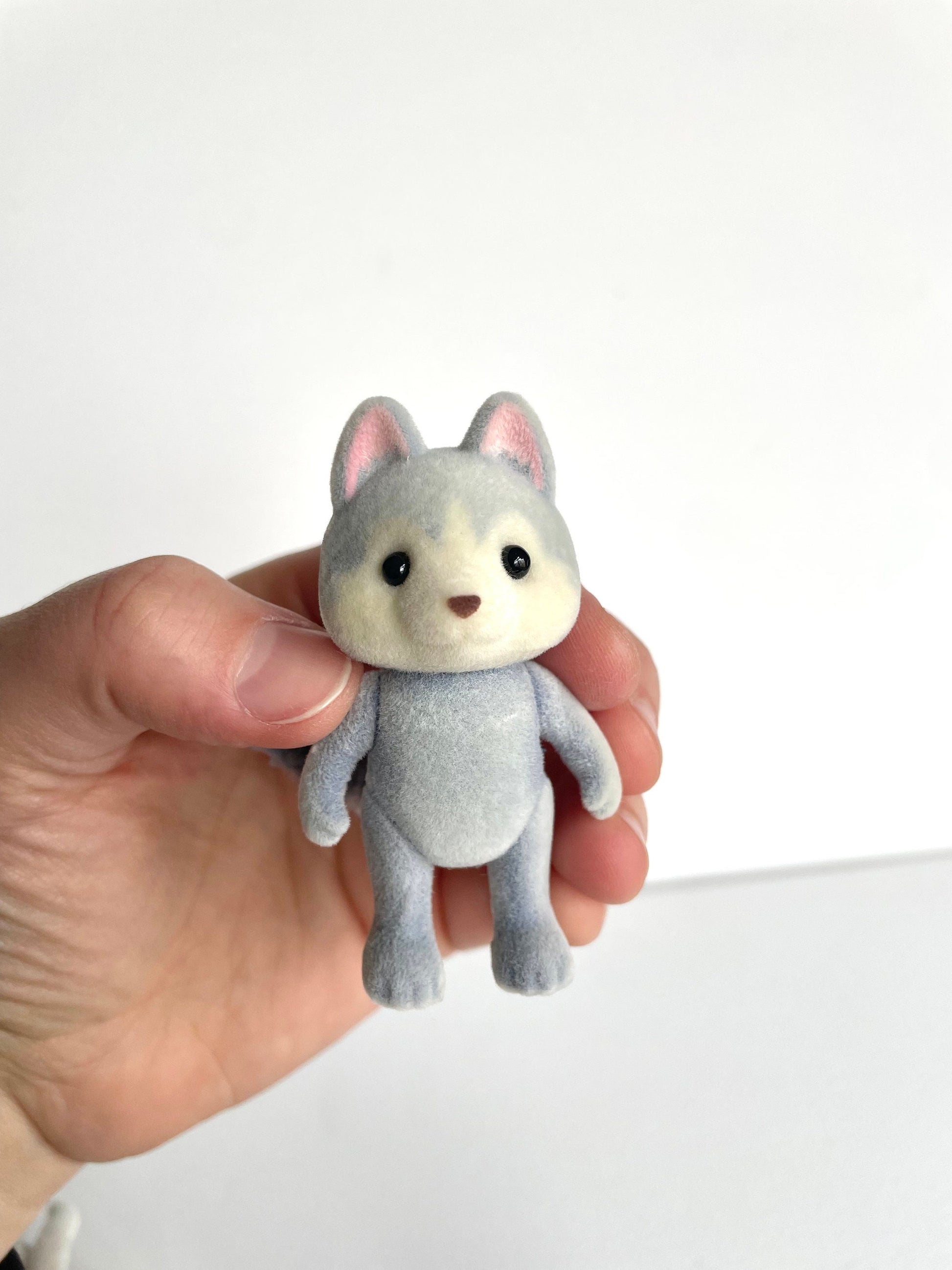 Child blue-grey husky spare critter — brand new Calico Critters / Sylvanian Families figure, naked for customizing or replacement