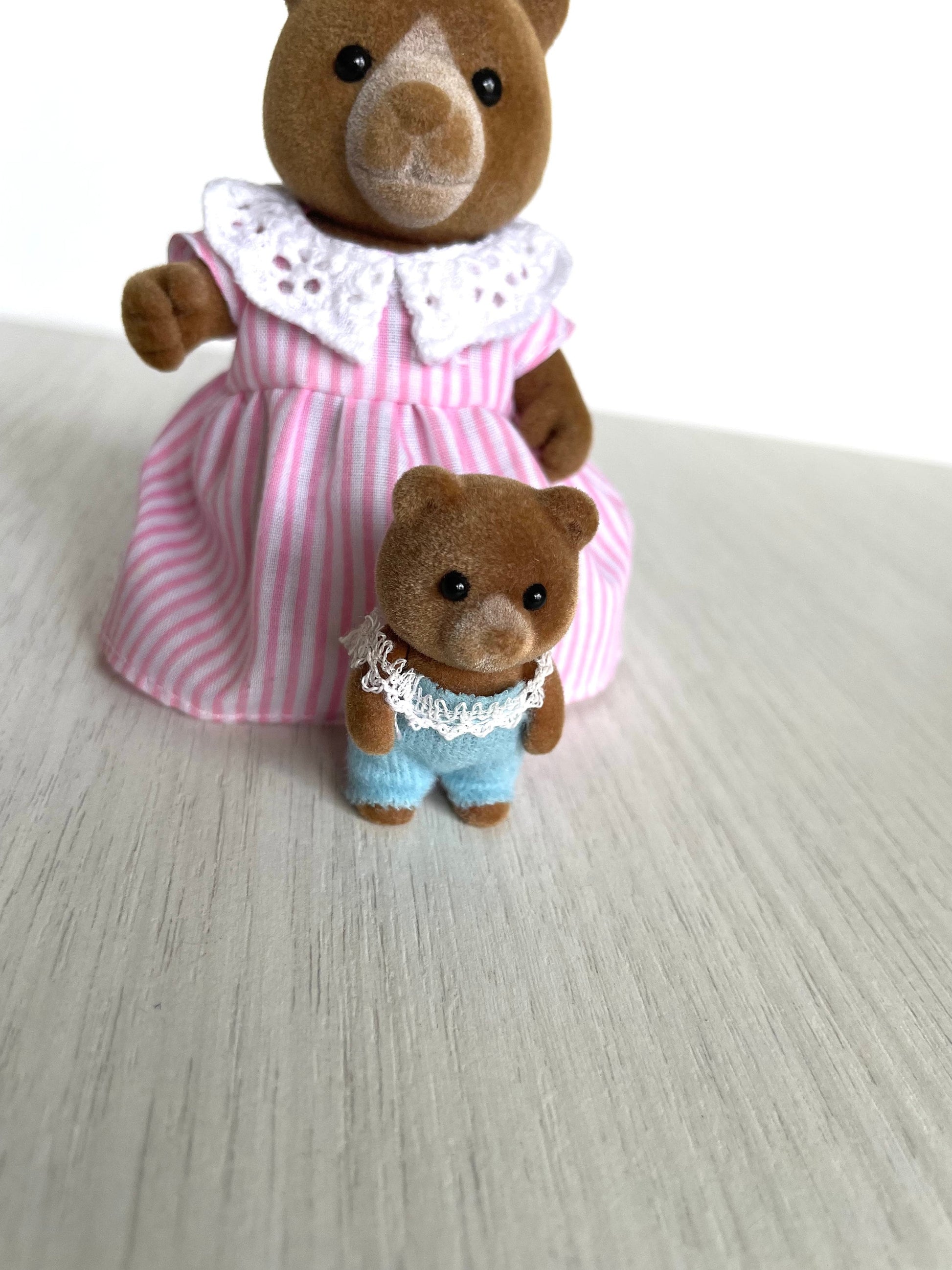 Marmalade bears clothing detail — Sylvanian Families / Calico Critters