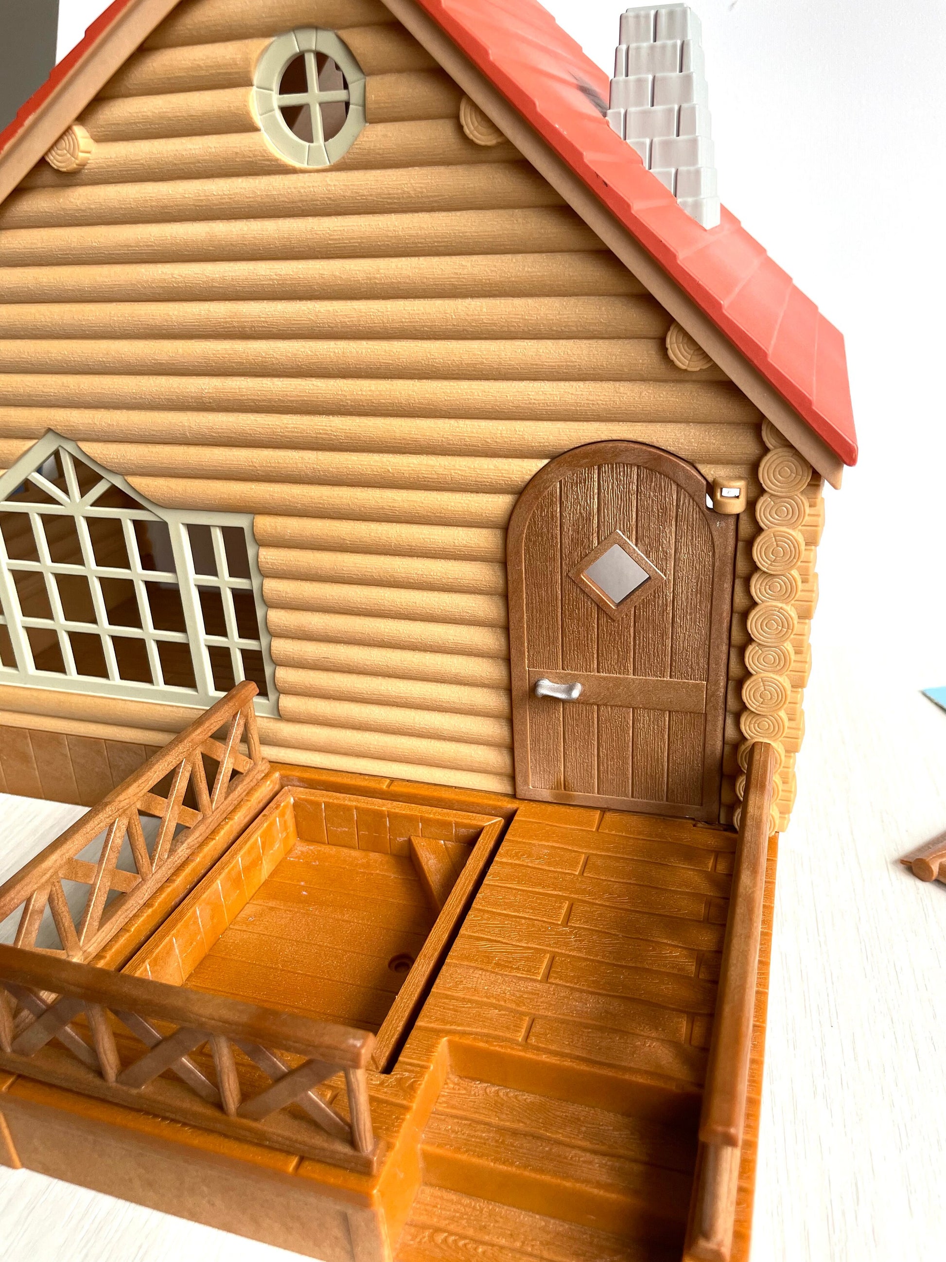 Log Cabin side view
