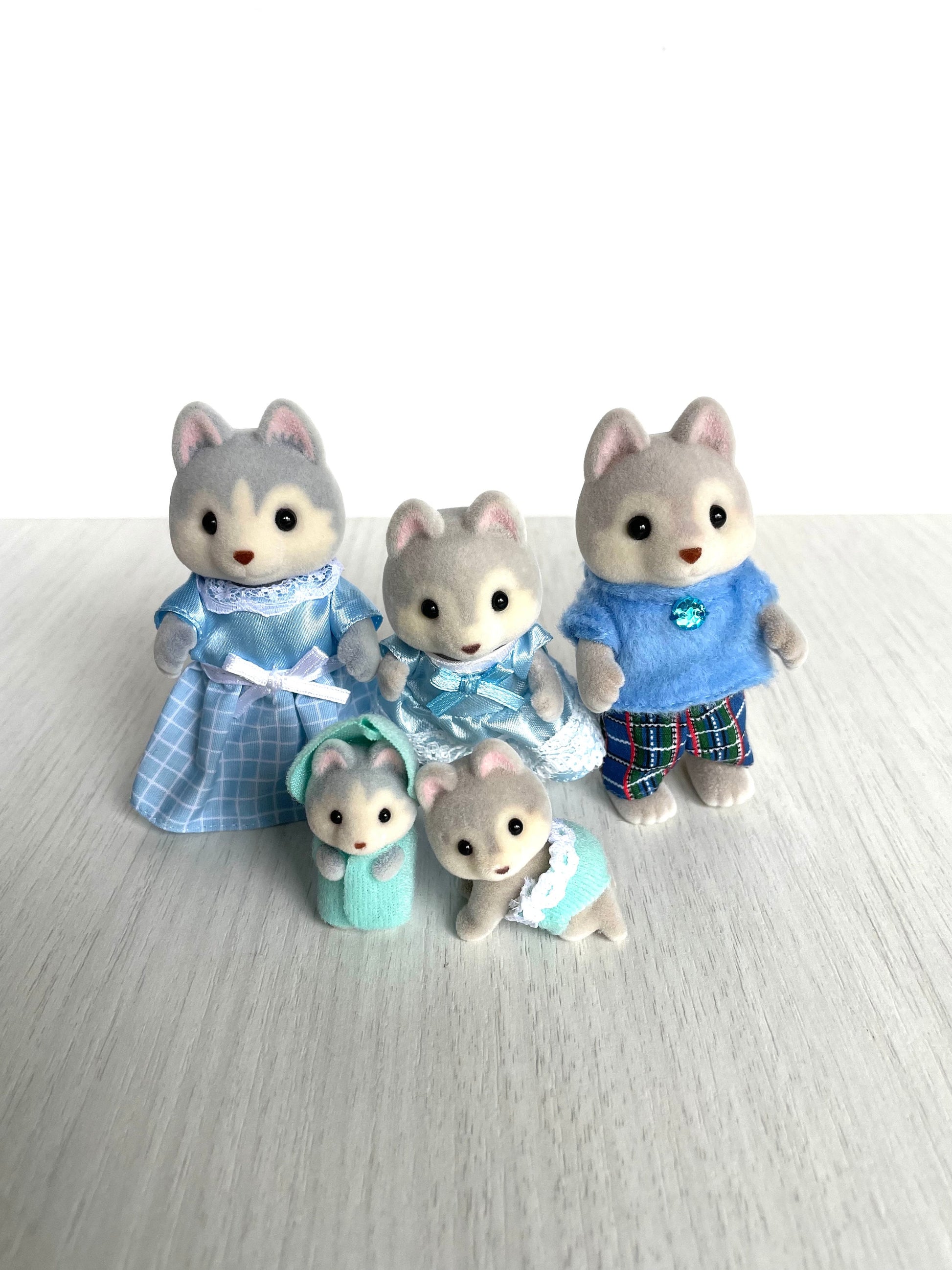 Calico Critters husky family custom bundle in blue outfits — Sylvanian Families