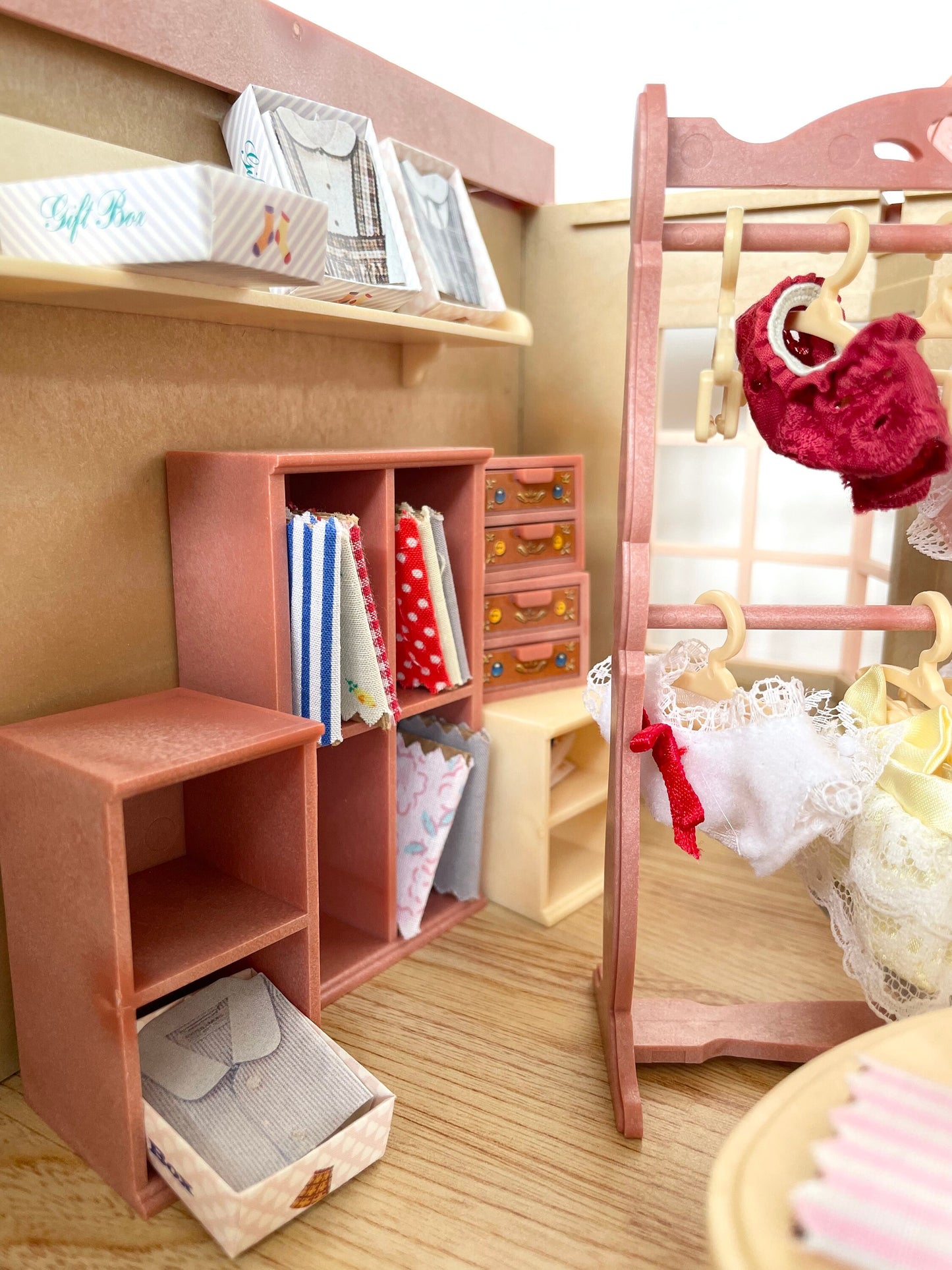 Calico Critters Village Boutique, boxed — Sylvanian Families