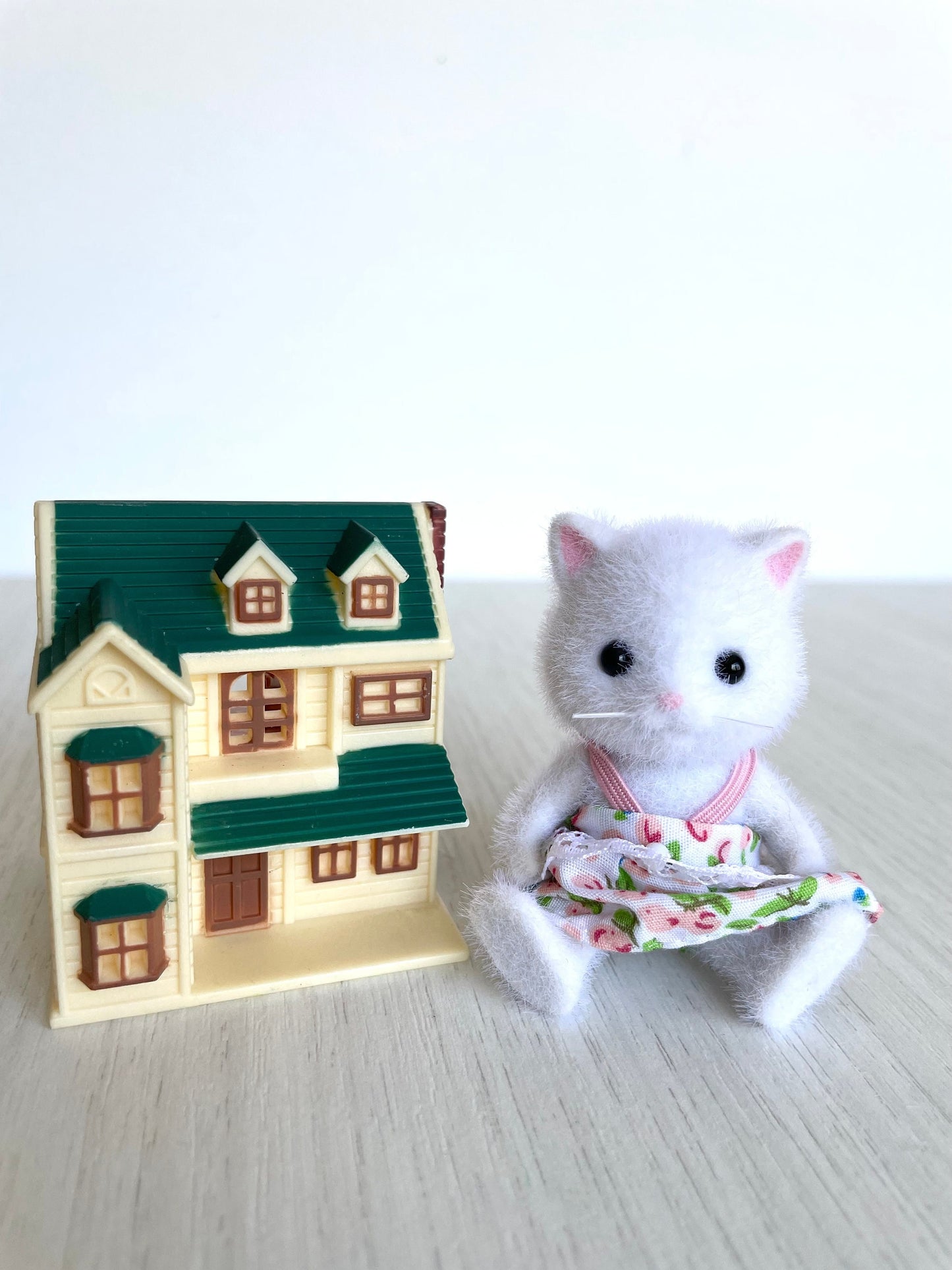 Miniature Calico Critters Oakwood Manor dollhouse, House on the Hill tiny version with little furniture pieces and white Persian cat girl