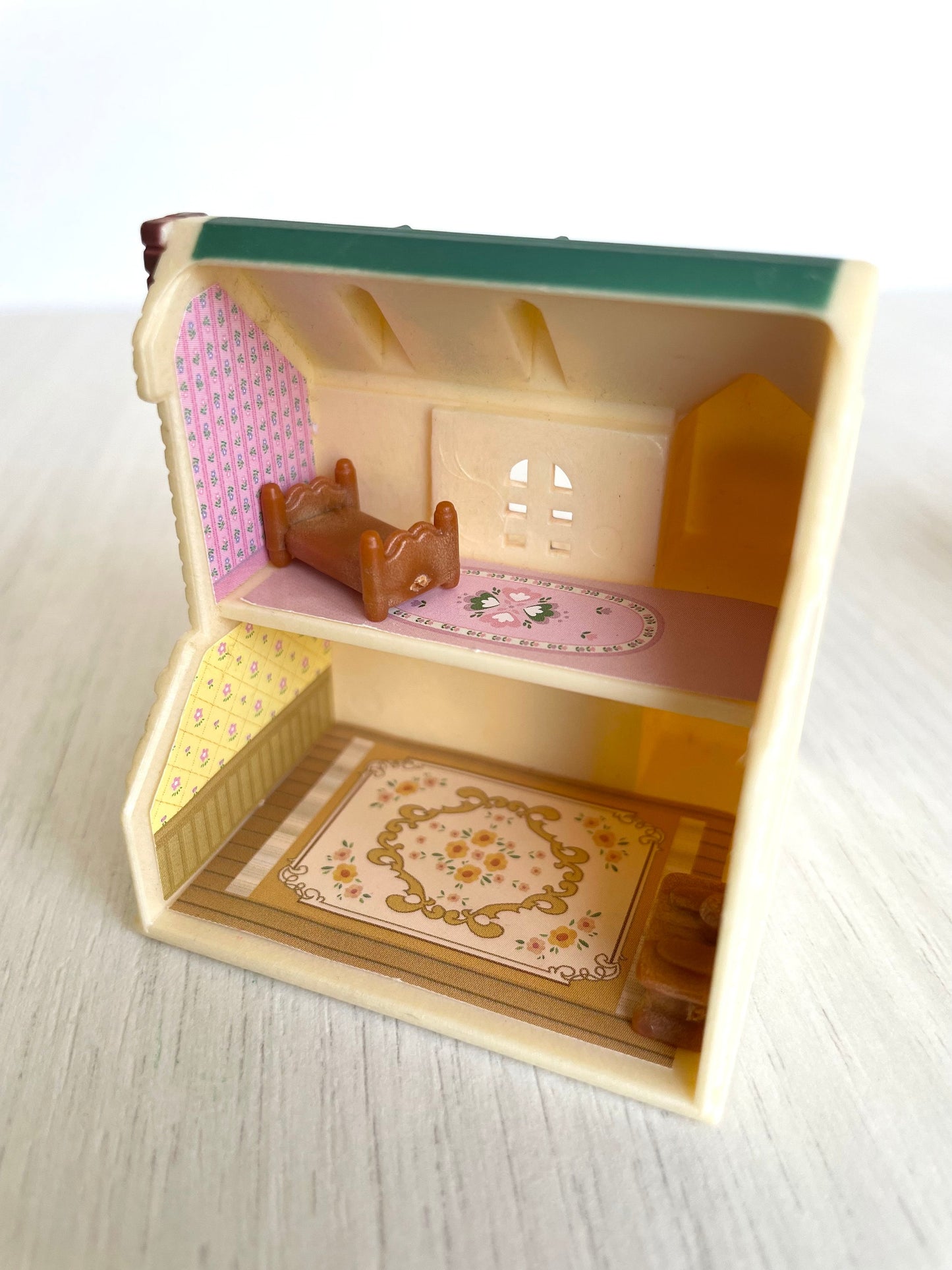 Miniature Calico Critters Oakwood Manor dollhouse, House on the Hill tiny version with little furniture pieces and white Persian cat girl — Sylvanian Families