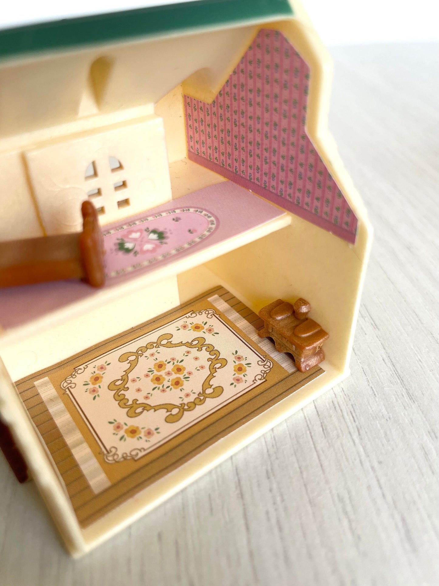 Miniature Calico Critters Oakwood Manor dollhouse, House on the Hill tiny version with little furniture pieces and white Persian cat girl — Sylvanian Families