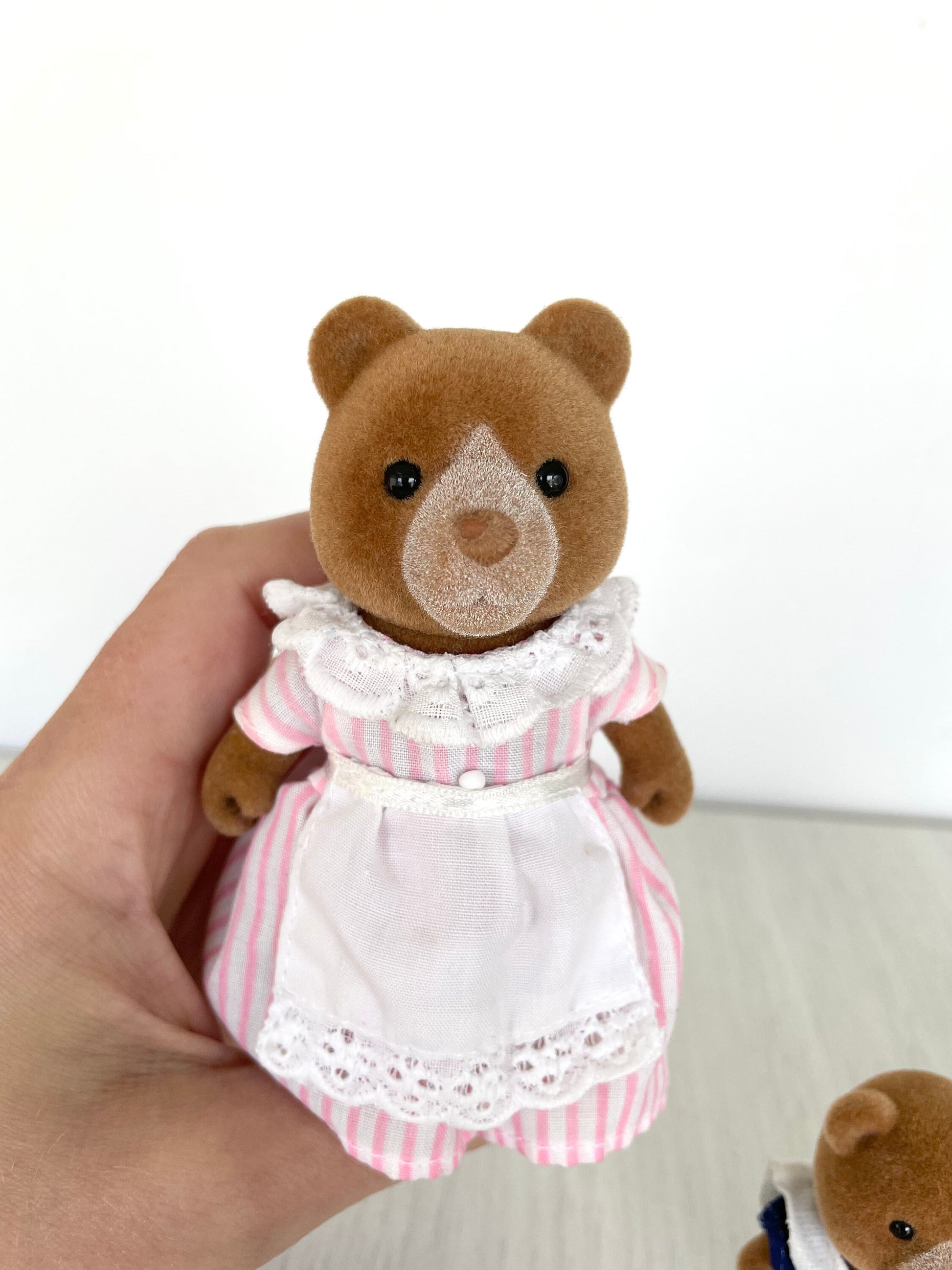 Vintage brown bear figurines with tear drop mouths — Sylvanian Families / Calico Critters