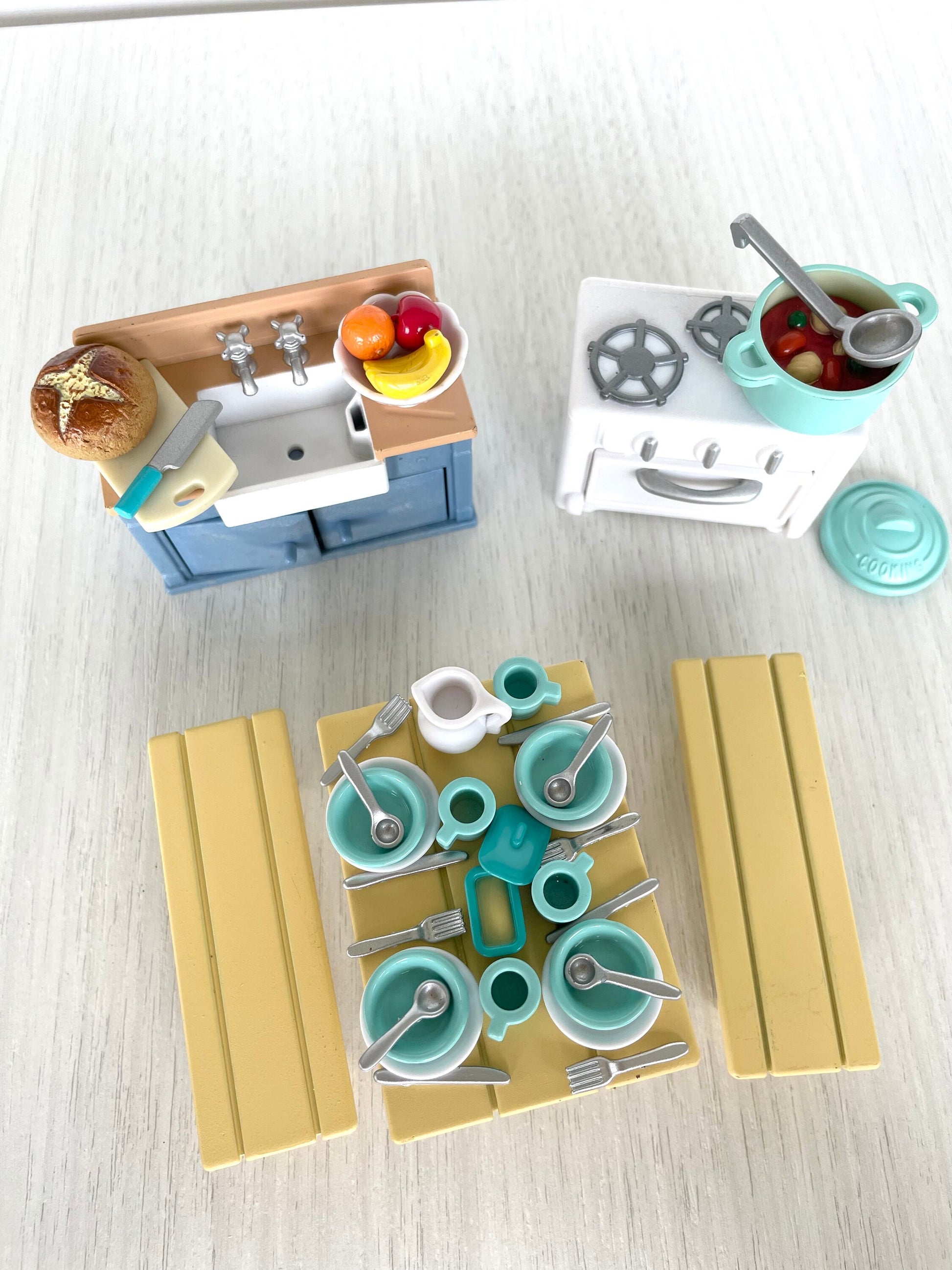 Complete vintage Rustic Kitchen set from England — Sylvanian Families / Calico Critters