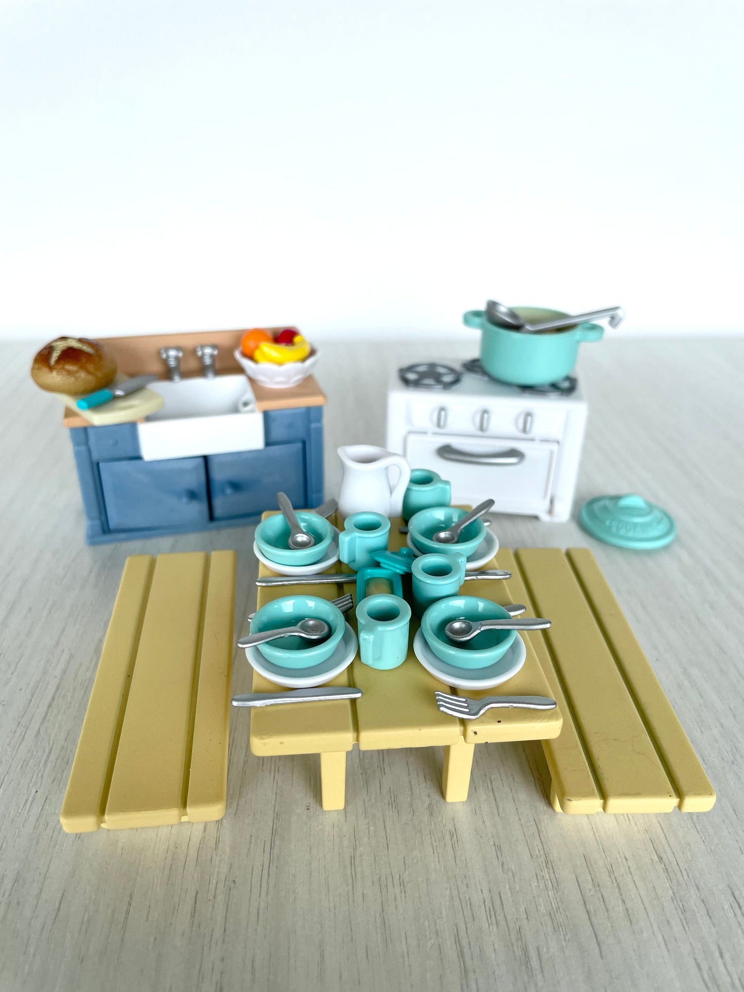 Vintage Rustic Kitchen two-toned country sink — Sylvanian Families / Calico Critters