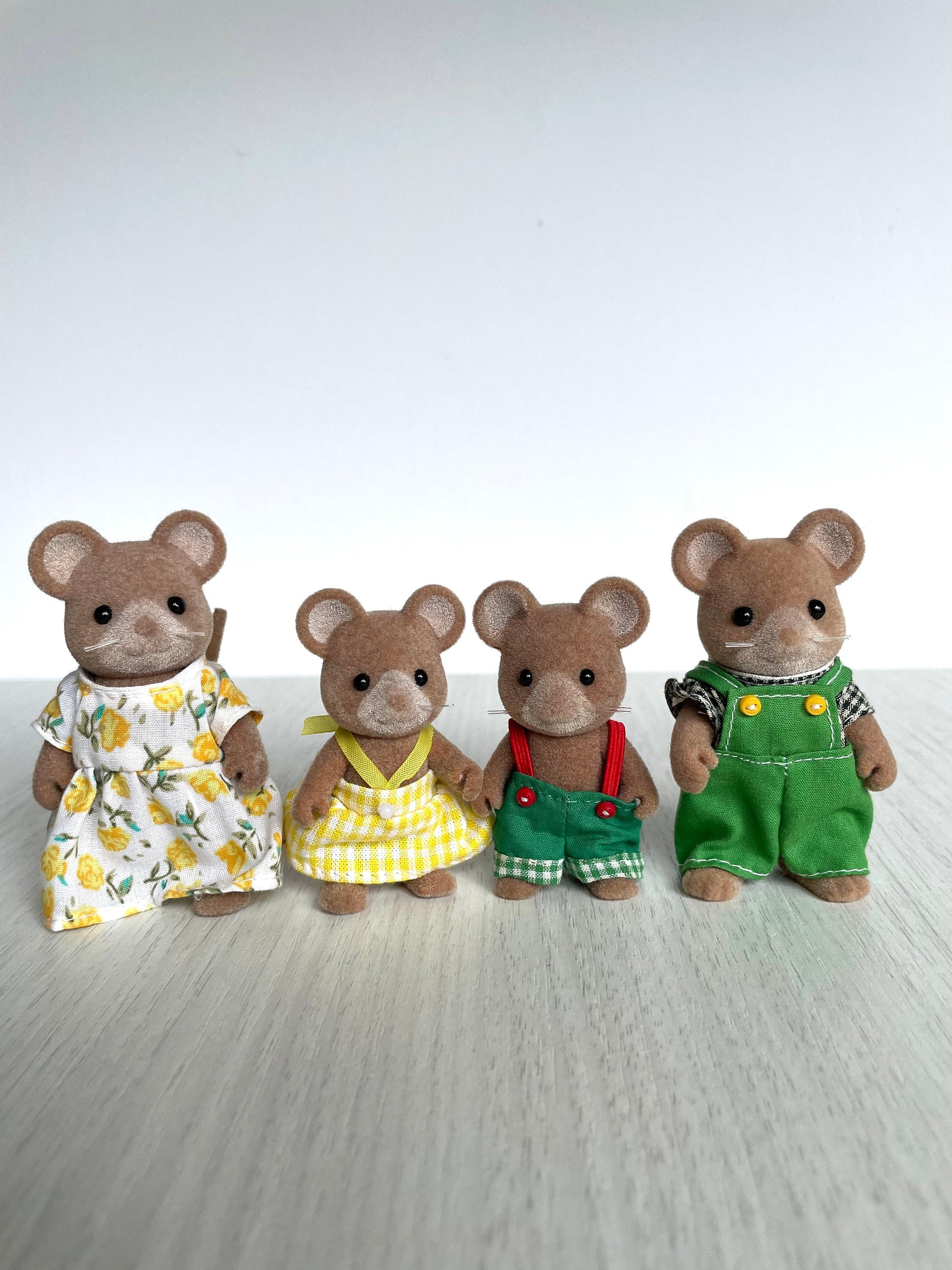 Vintage Sylvanian Families Norwood mouse family UK dark brown mice — Calico Critters