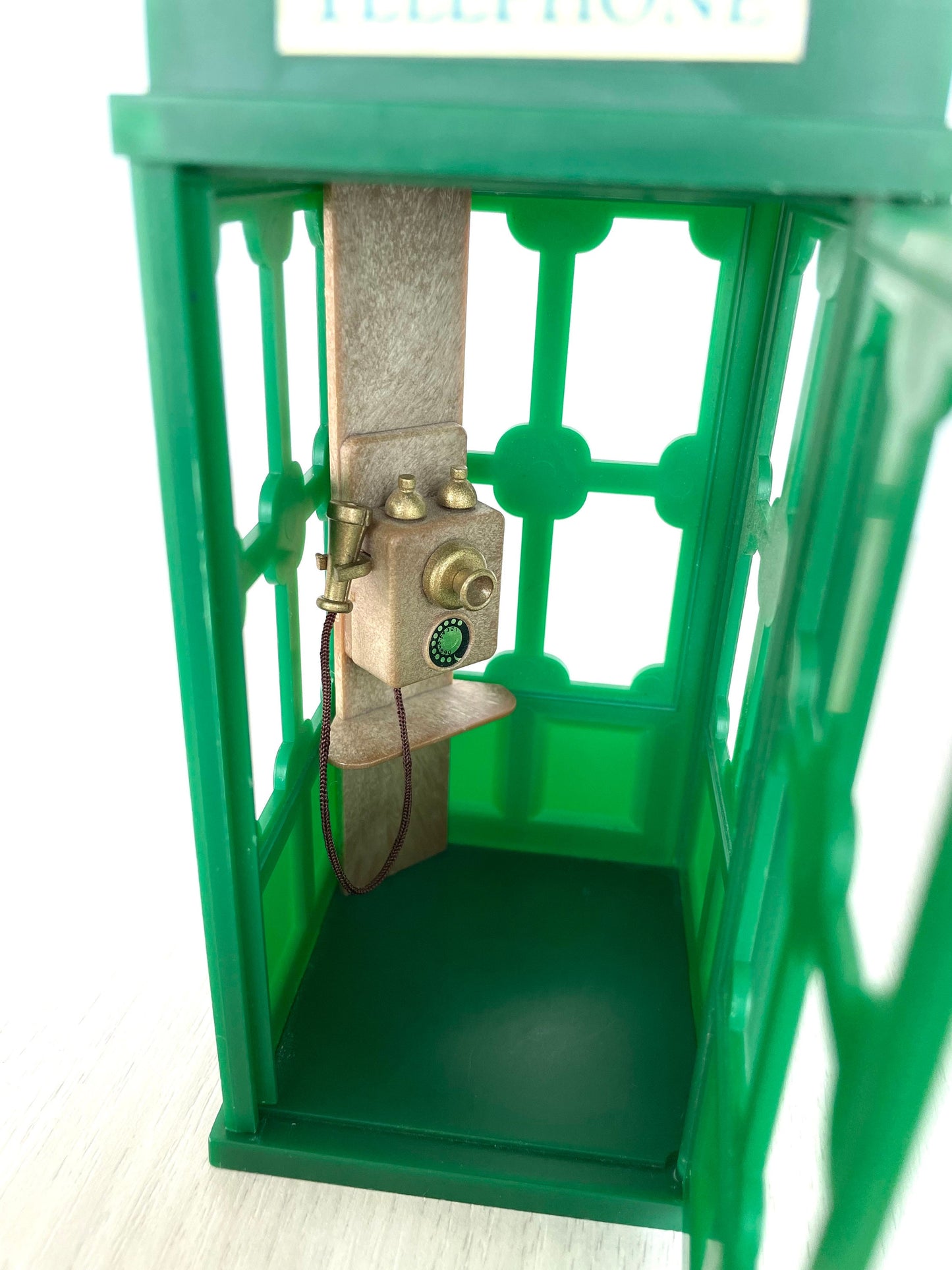 Green telephone booth back — Sylvanian Families / Calico Critters