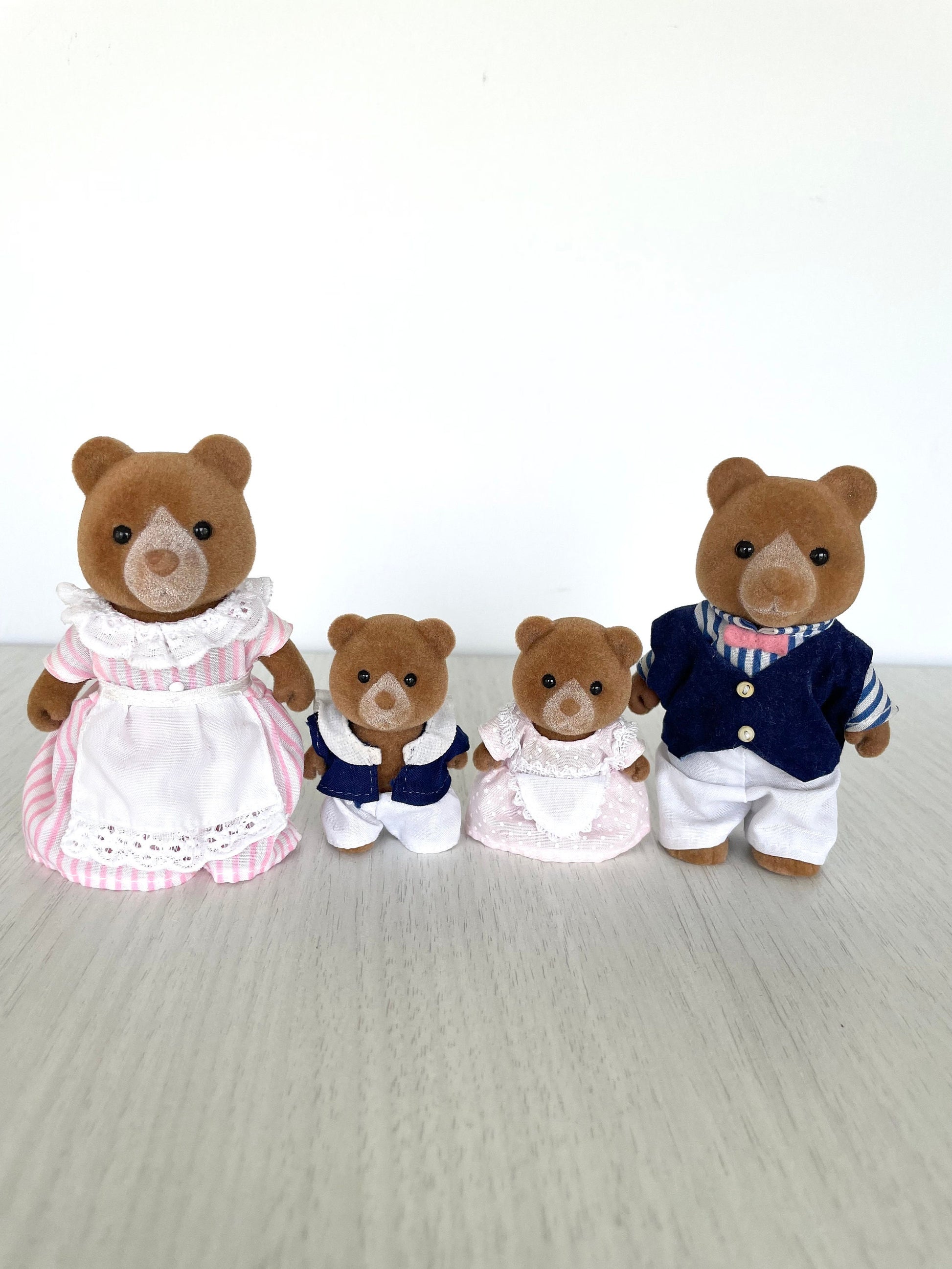 Vintage Sylvanian Families Marmalade Bear Family, brown bears with tear drop mouths — Calico Critters