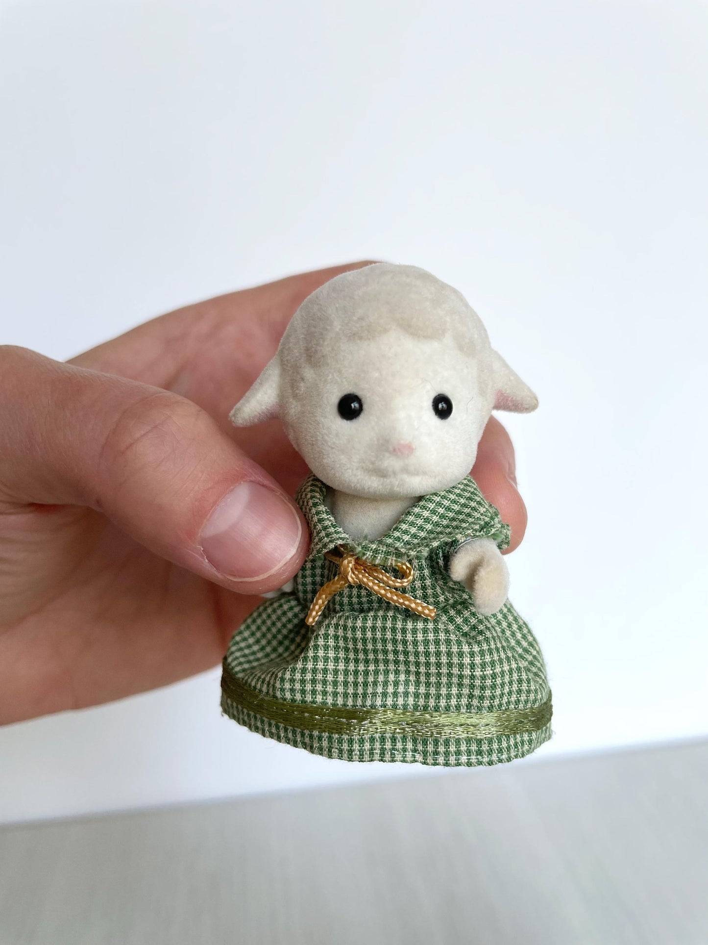 Calico Critters Vintage Dale Sheep family with gripping hands — Sylvanian Families