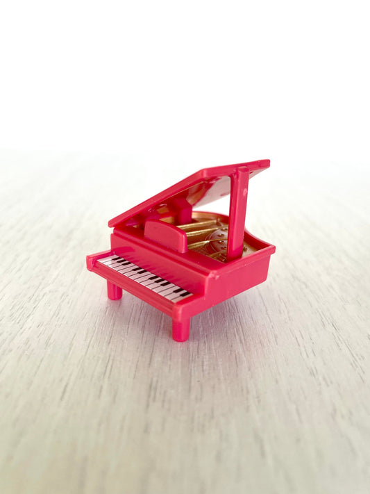 Calico Critters red baby piano, new out of package, miniature grand piano, mini musical instrument
