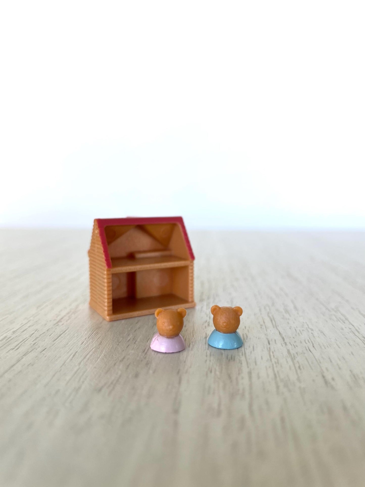 Miniature Calico Critters Dollhouse, Tiny Figures, Nursery Toys — Sylvanian Families