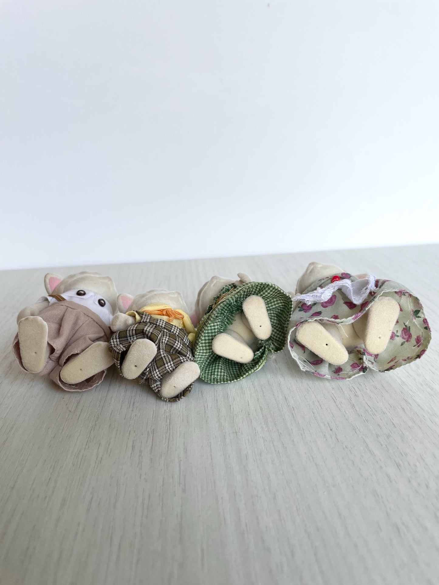 Calico Critters Vintage Dale Sheep family with gripping hands — Sylvanian Families