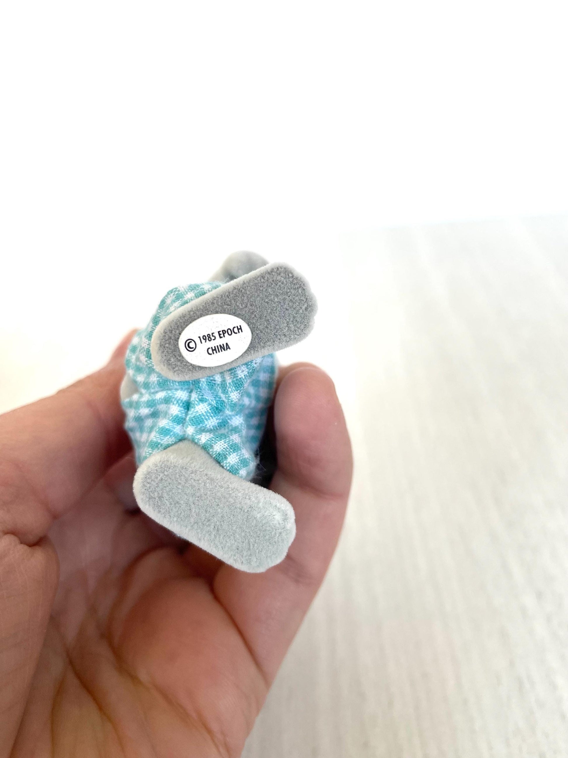 Rabbit dad gripping hands — Sylvanian Families / Calico Critters