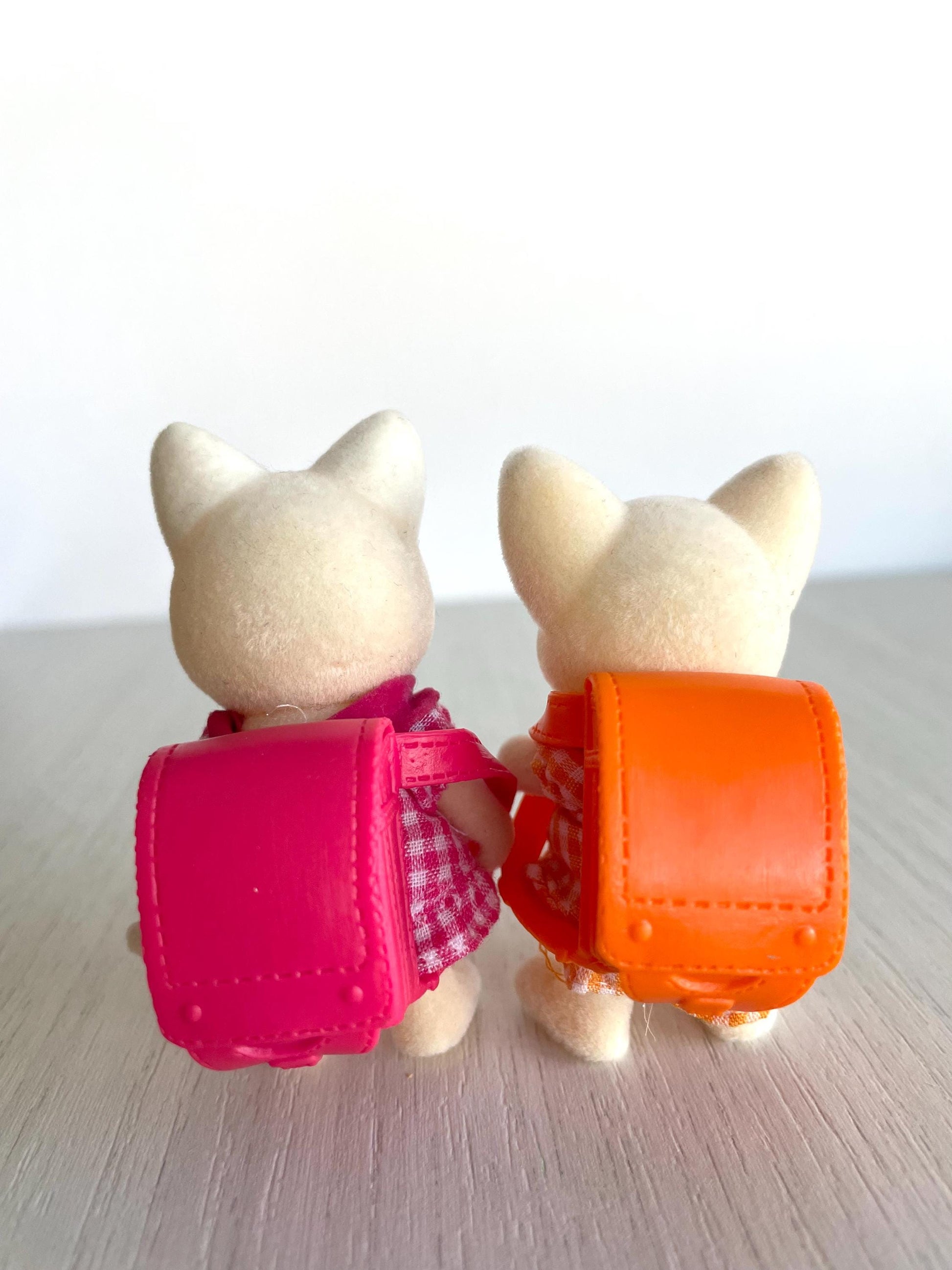 Silk cat girl with backpack — Sylvanian Families / Calico Critters
