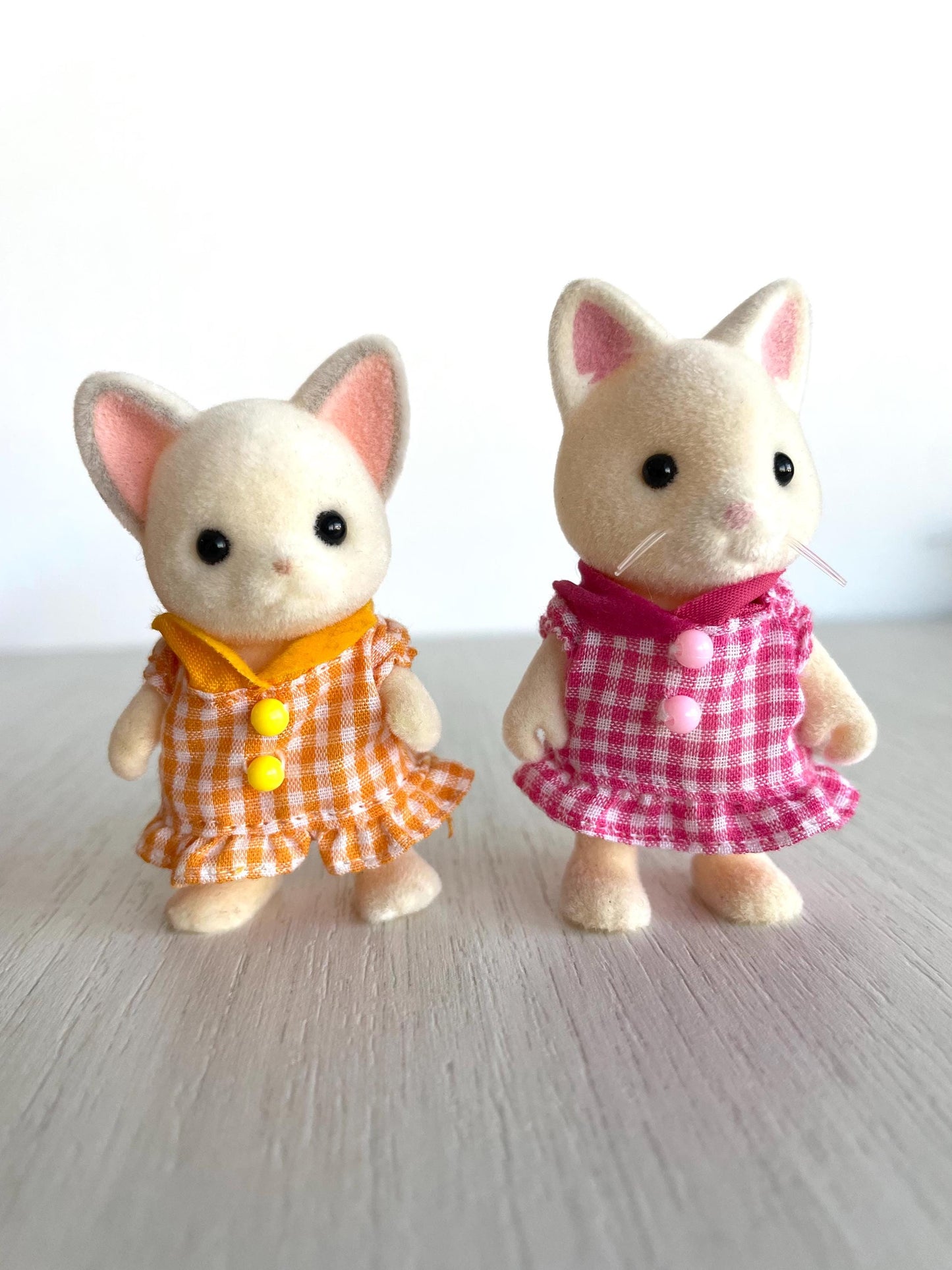 Chihuahua girl checkered dress — vintage Sylvanian Families / Calico Critters