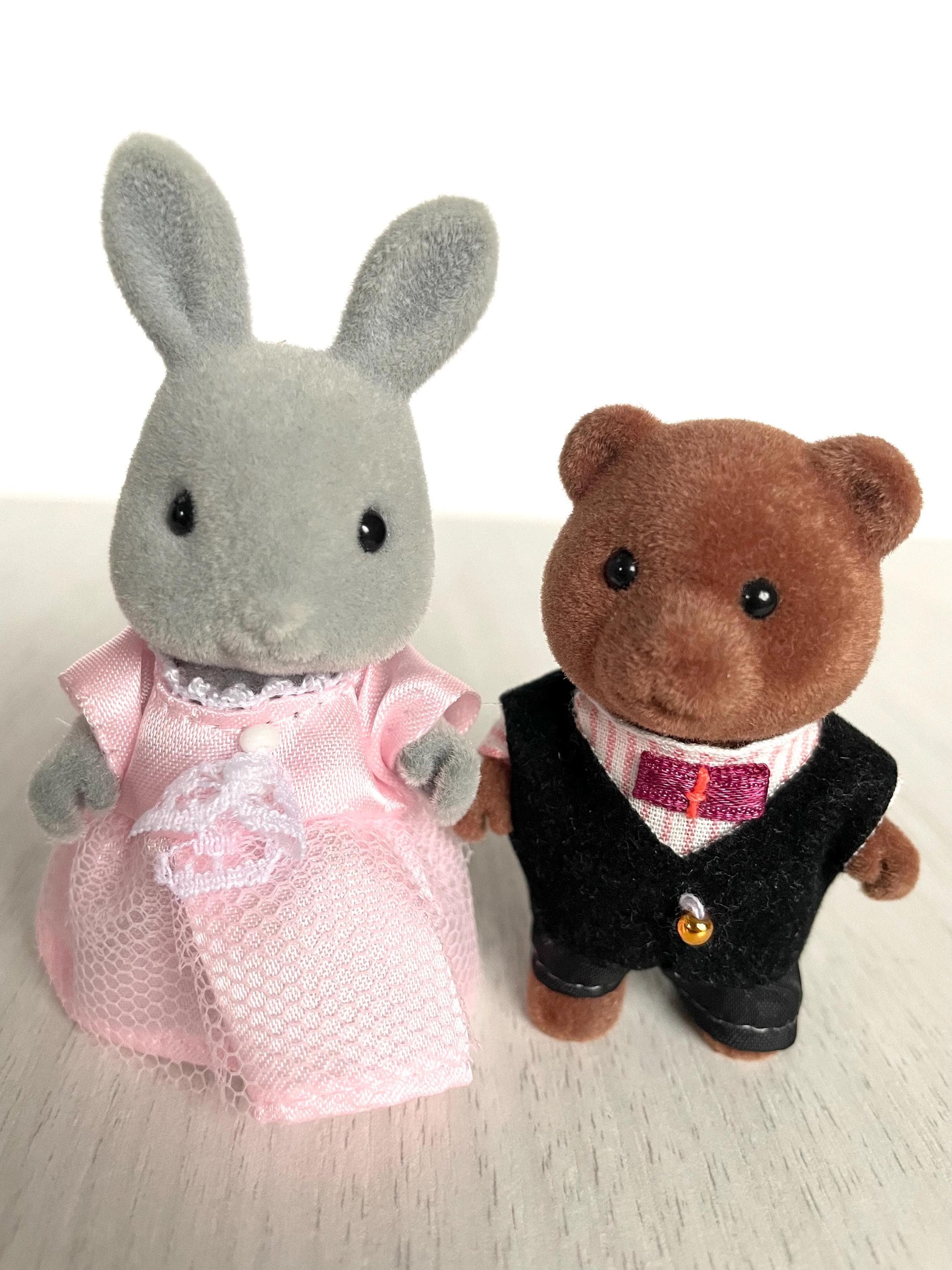 Vintage Sylvanian Families Wedding Figurines, Peter & Pippa Set — Calico Critters