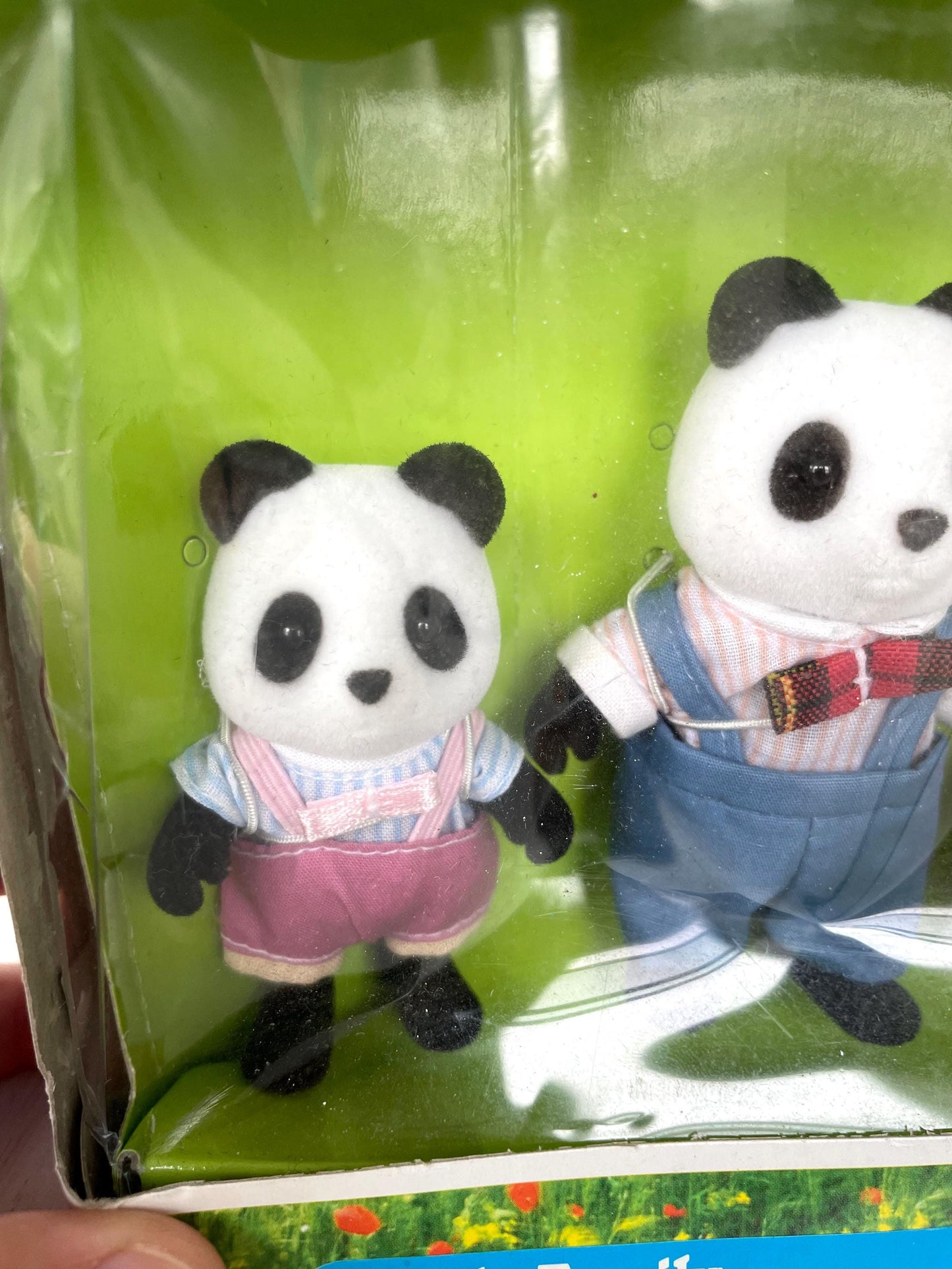 Bamboo Panda family with open gripping hands — vintage Sylvanian Families / Calico Critters