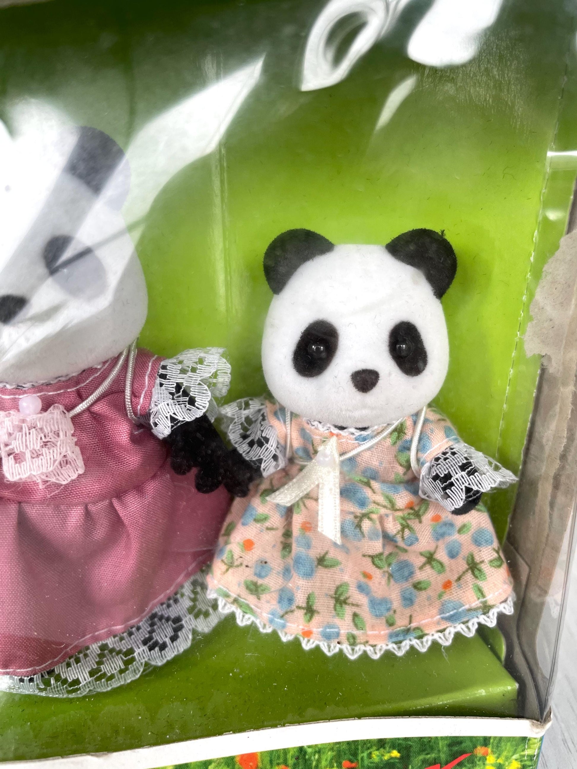 Bamboo Panda Family in box — collectible Sylvanian Families / Calico Critters