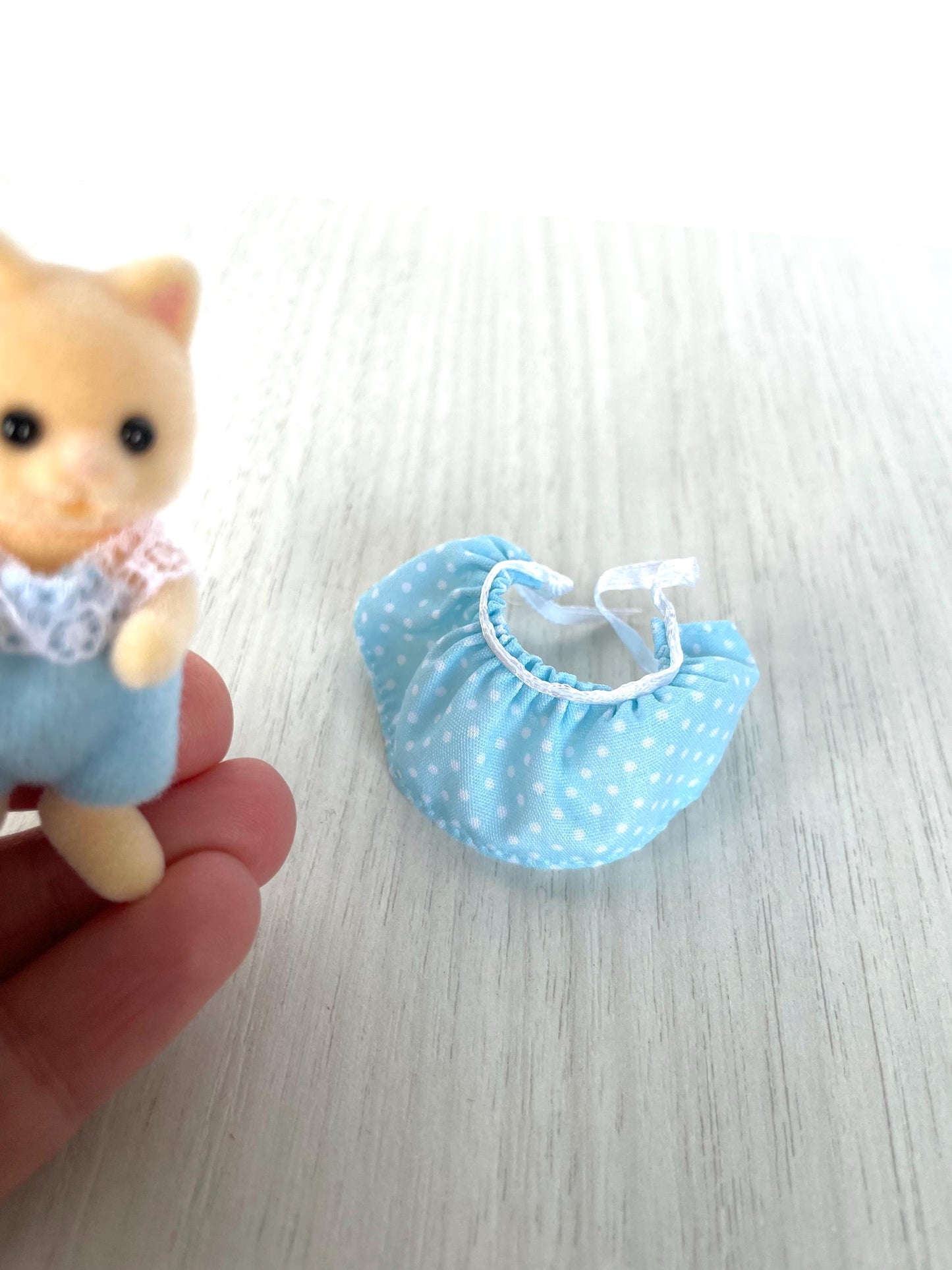 Cat baby gown detail — Sylvanian Families / Calico Critters