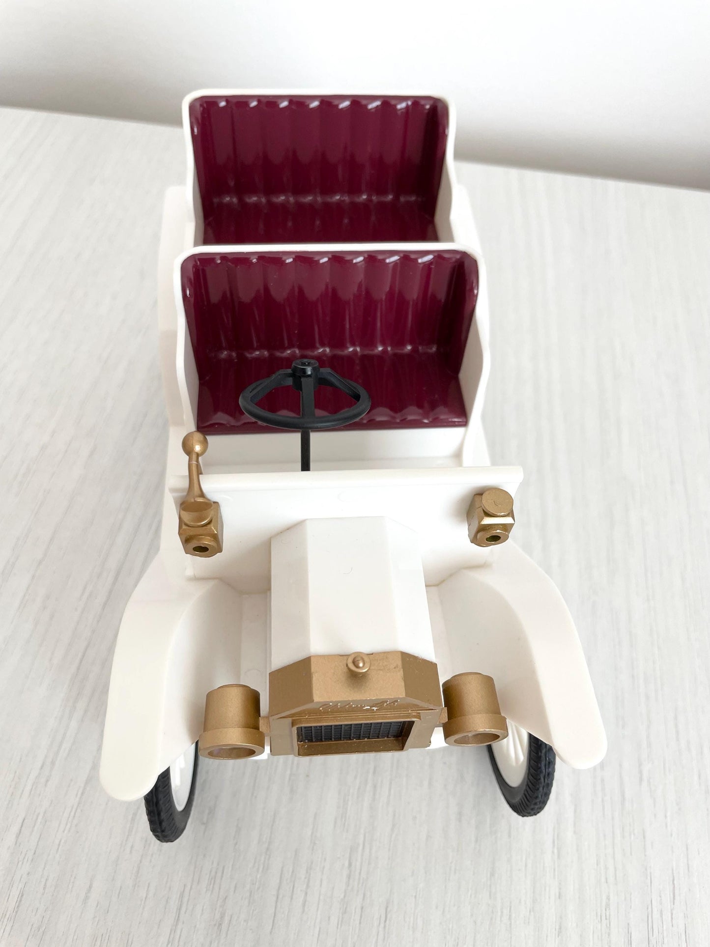 Calico Critters White Vintage Wedding Car, Urban Life Rare Sylvanian Families vehicle