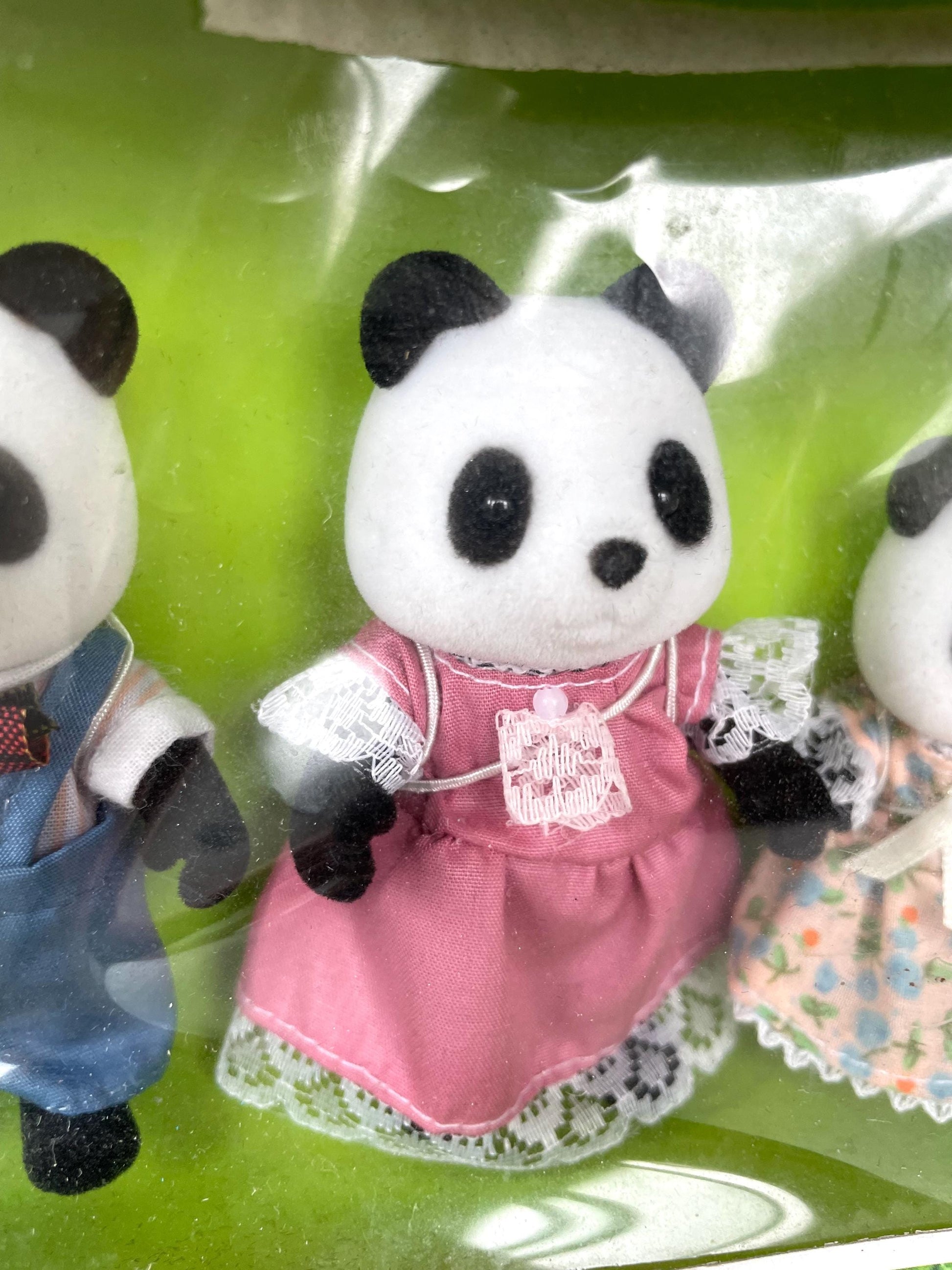 Vintage panda figurines detail — Sylvanian Families / Calico Critters