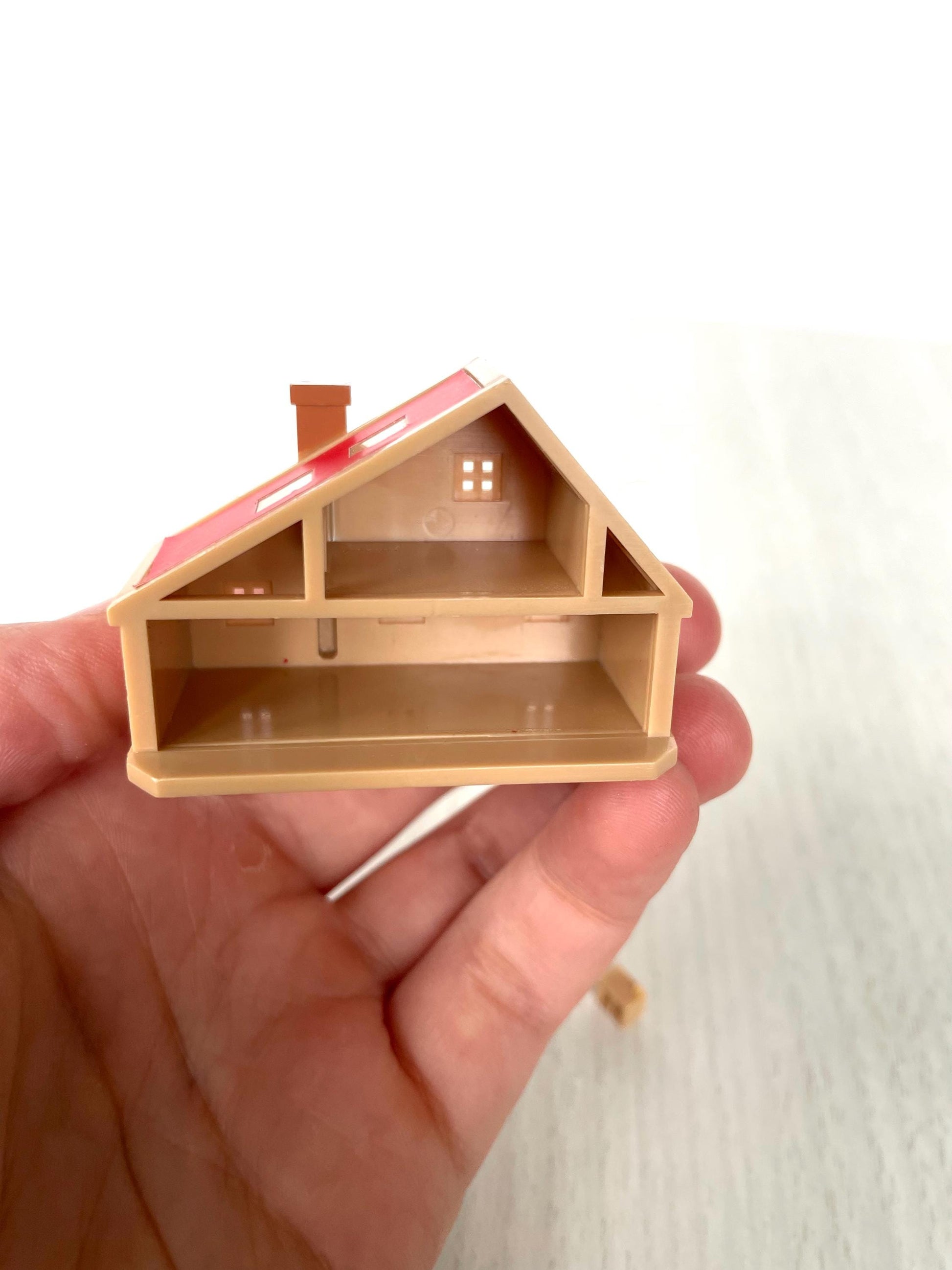 Tiny dollhouse furniture accessories — Sylvanian Families / Calico Critters