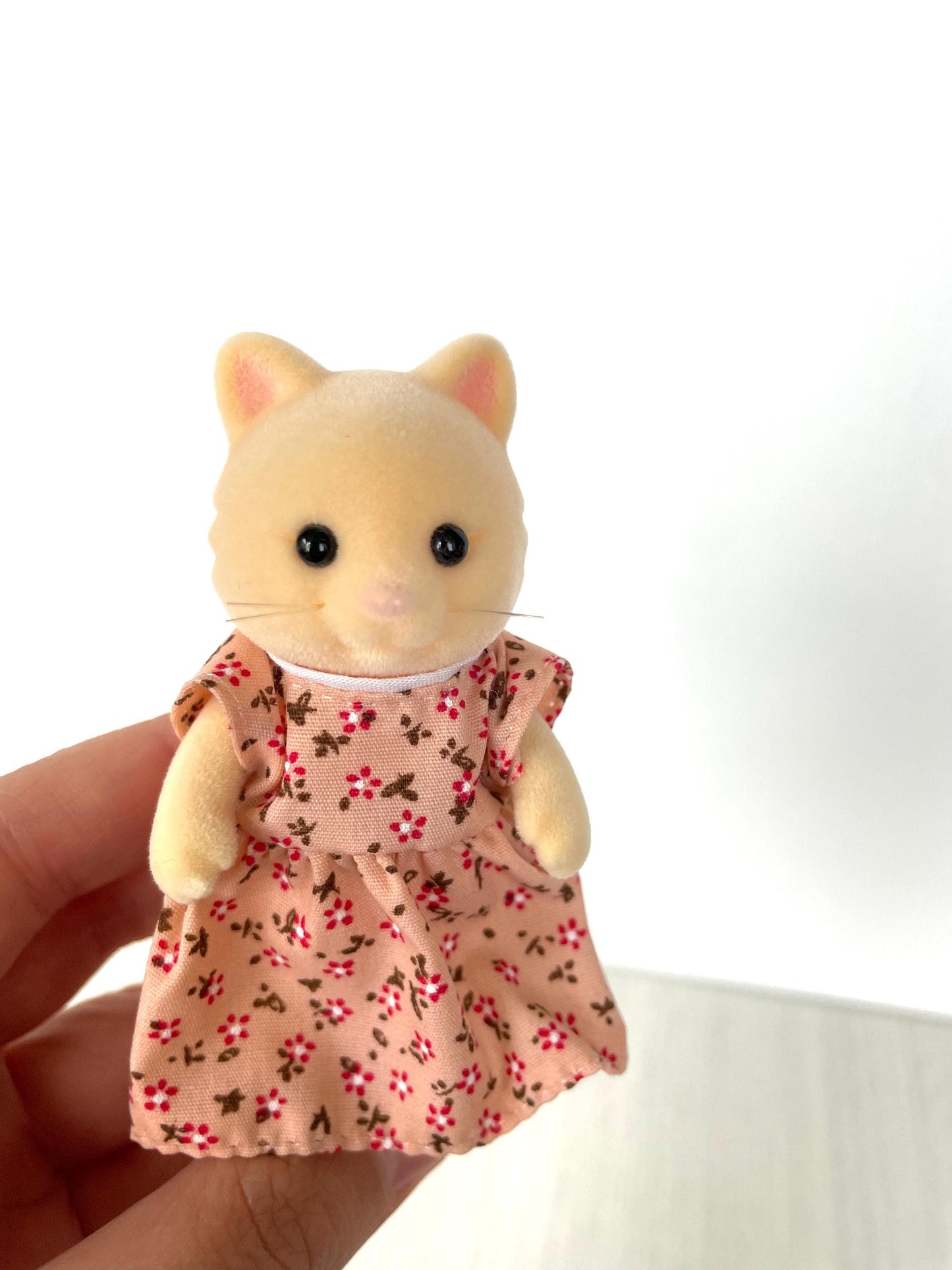 Chantilly cat mom figure — Sylvanian Families / Calico Critters