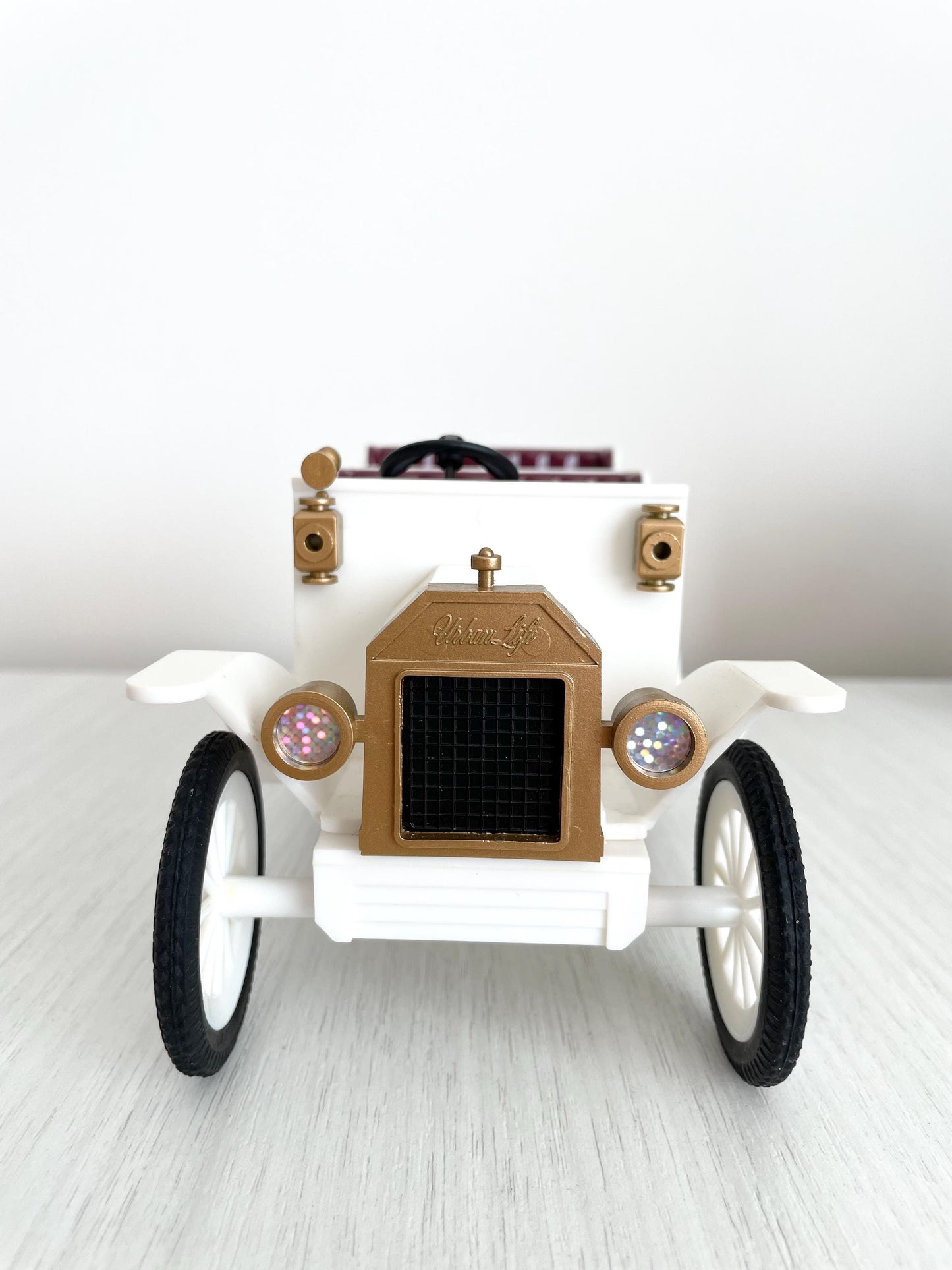 Calico Critters White Vintage Wedding Car, Urban Life Rare Sylvanian Families vehicle
