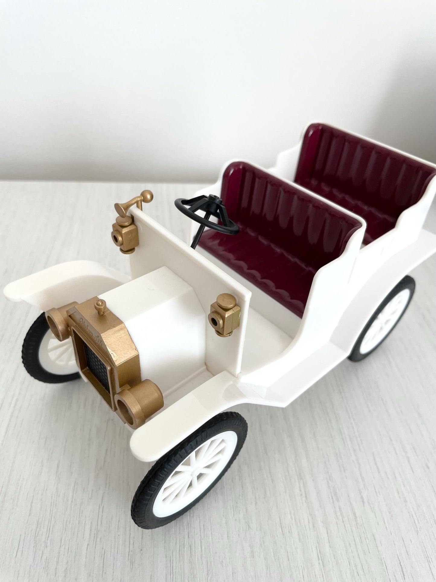 Calico Critters White Vintage Wedding Car, Urban Life Rare Sylvanian Families vehicle
